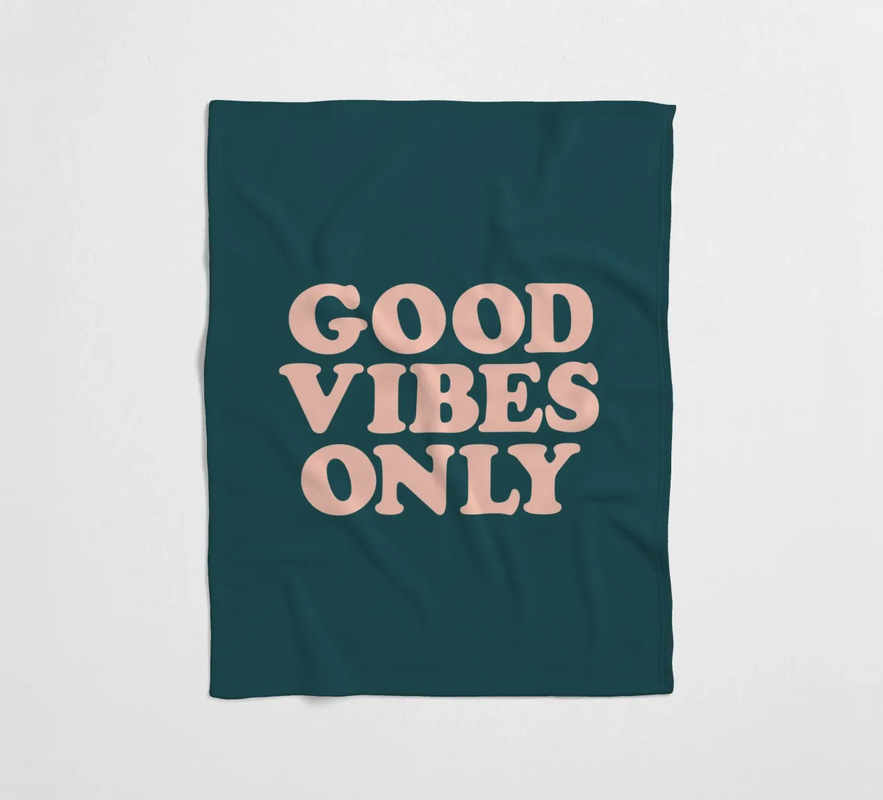 Good Vibes Only Retro Typography Design coperta in pile da THE MOTIVATED TYPE
