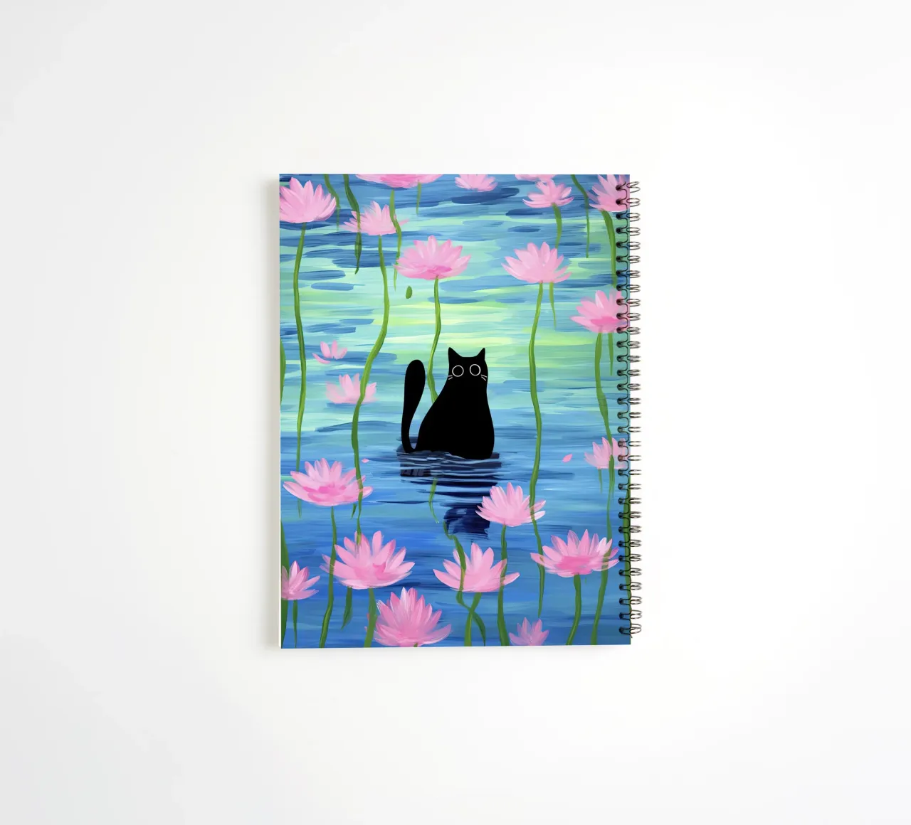 Chat noir dans un étang avec des fleurs de lotus roses Illustration carnet à spirale de Peaches Art Prints