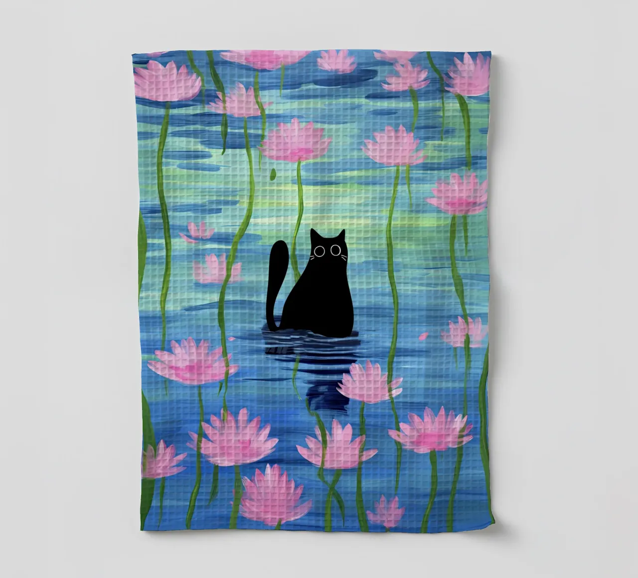 Chat noir dans un étang avec des fleurs de lotus roses Illustration torchon de Peaches Art Prints