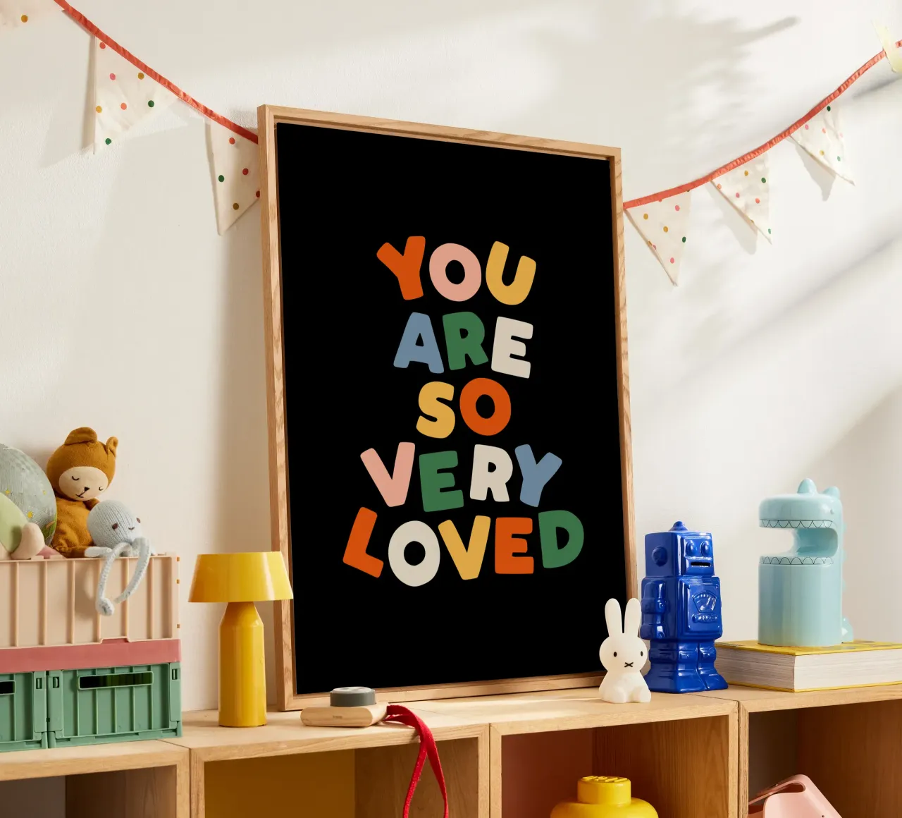 You Are So Very Loved en rouge, vert, bleu, jaune et pêche plexiglas de THE MOTIVATED TYPE