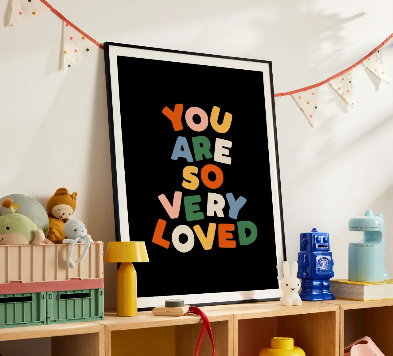 You Are So Very Loved en rouge, vert, bleu, jaune et pêche hahnemühle de THE MOTIVATED TYPE
