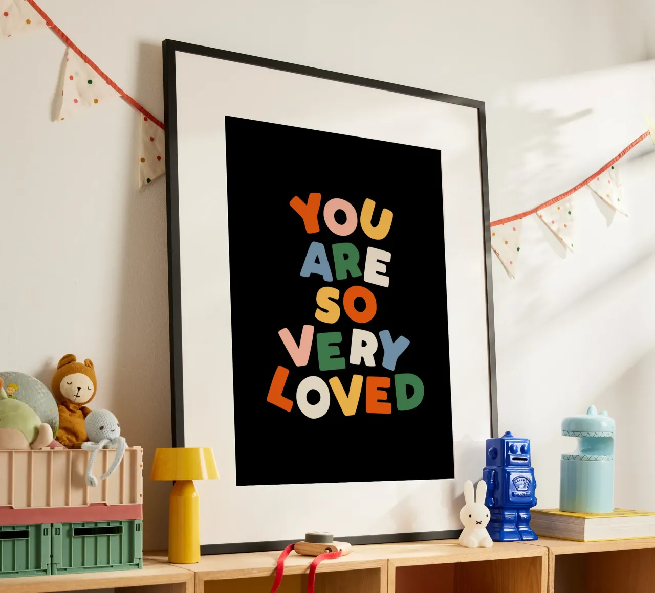 You Are So Very Loved en rouge, vert, bleu, jaune et pêche hahnemühle de THE MOTIVATED TYPE