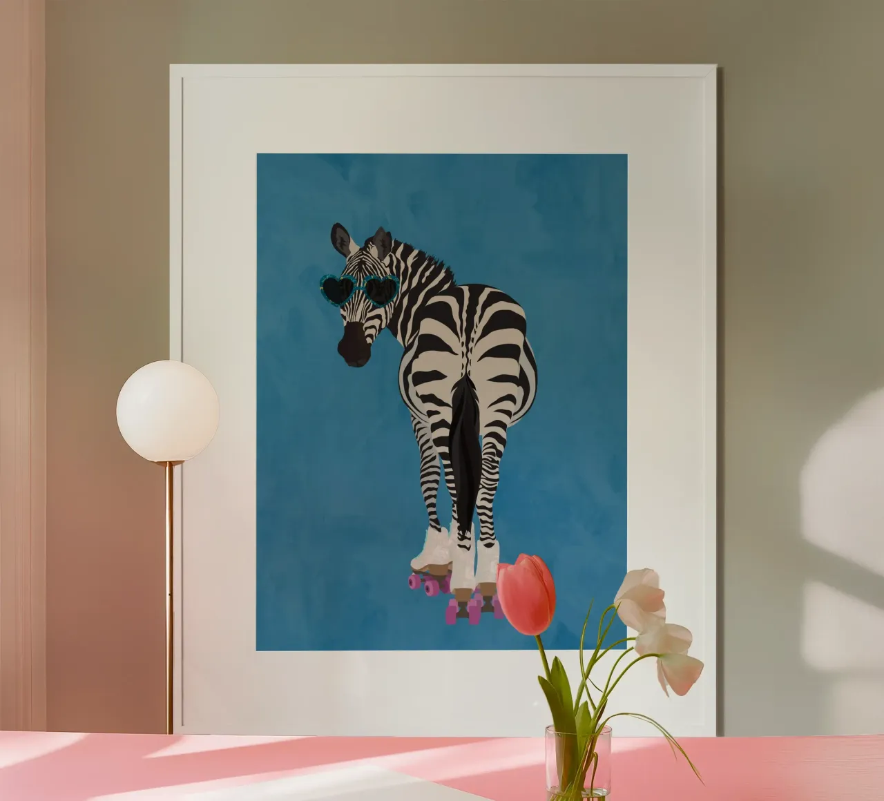 Zebra Rollerskating poster con telaio in plastica da SarahManovski