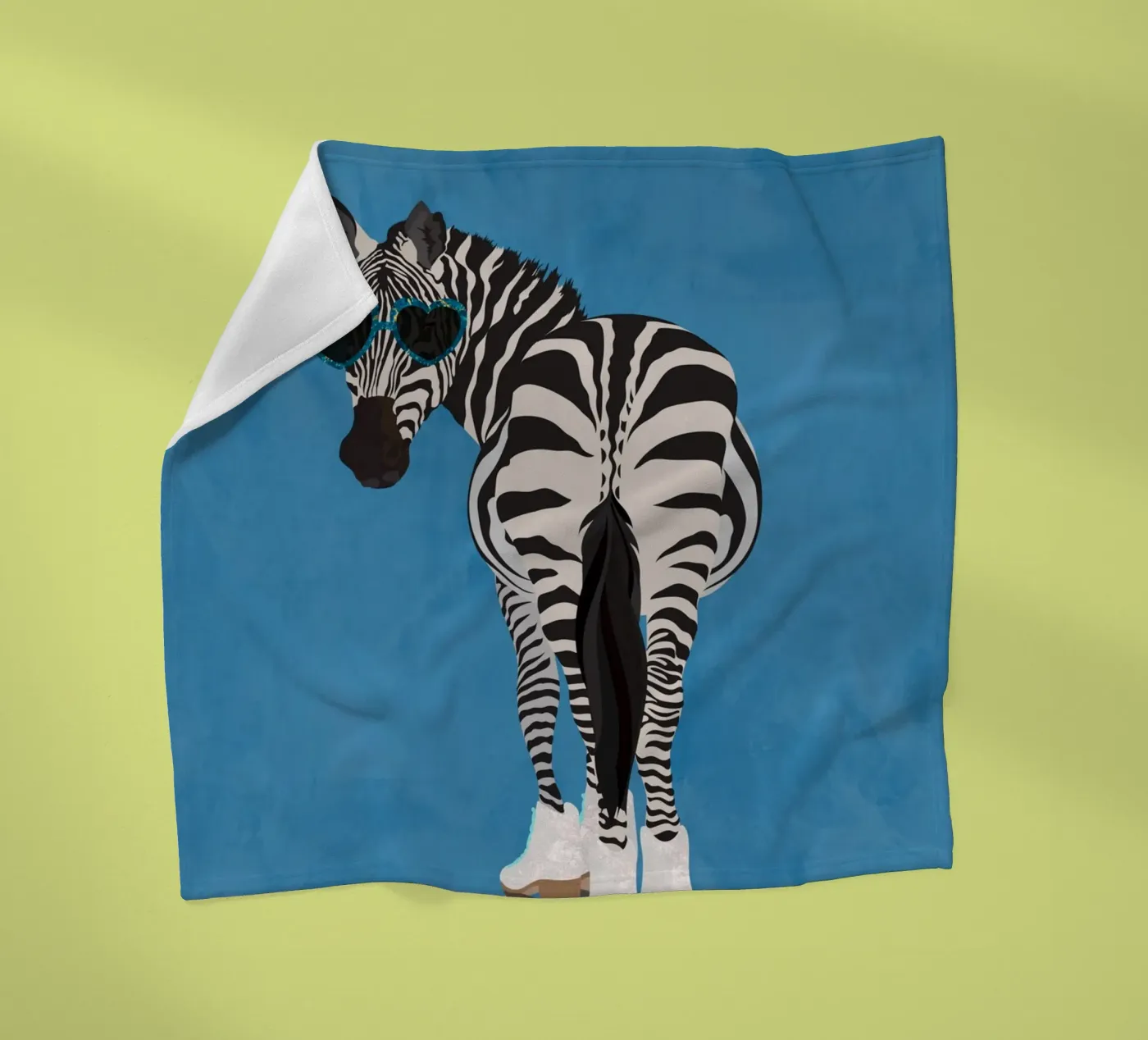 Zebra Rollerskating Fleecedecke von SarahManovski