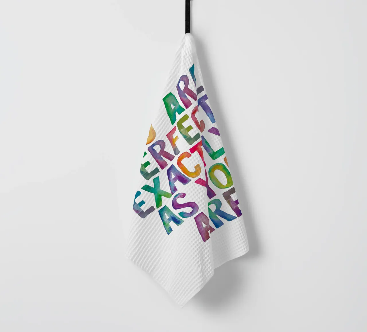 You Are Perfect Exactly As You Are Rainbow Typography (Typographie arc-en-ciel) torchon de THE MOTIVATED TYPE