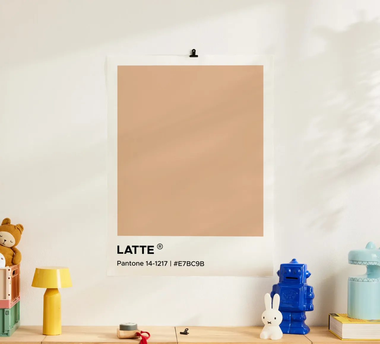 Latte Pantone poster da Paigaam Studio