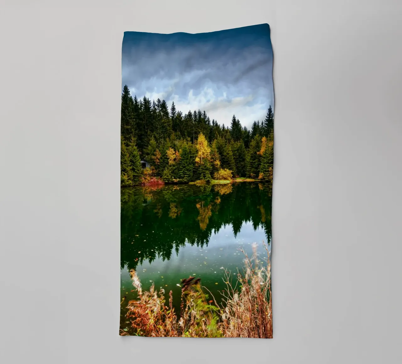 Reflection of the trees in the "Kleiner See" lake in Oberwiesenthal towel by Marcus Beckert | Fotografie