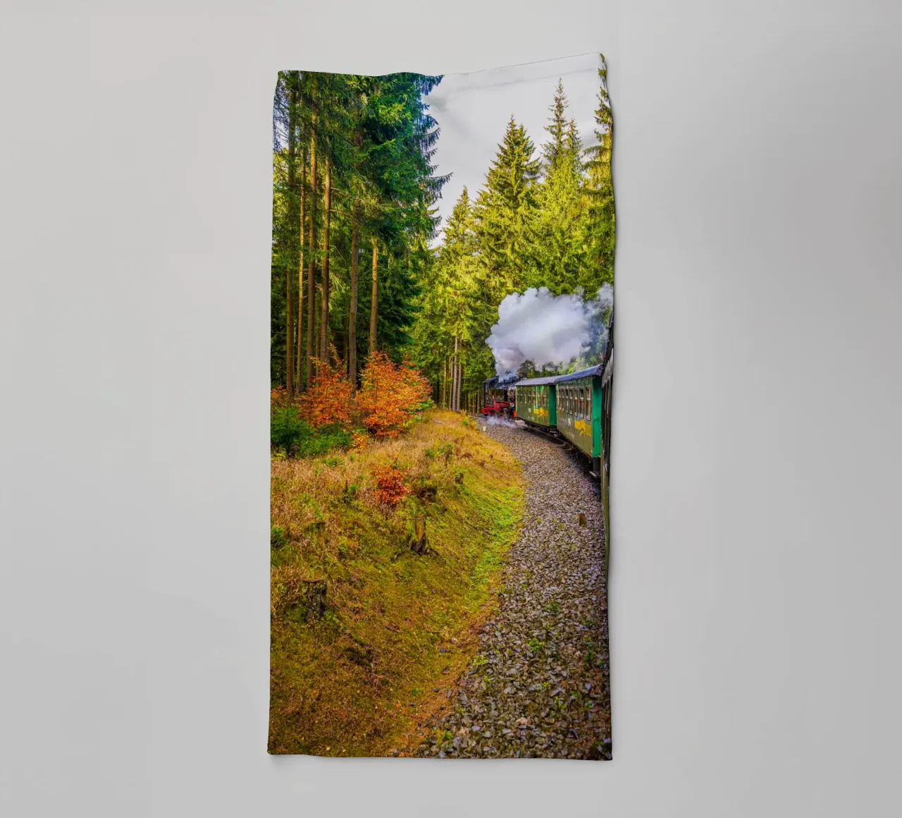 The Fichtelberg railway runs through the Ore Mountains towel by Marcus Beckert | Fotografie