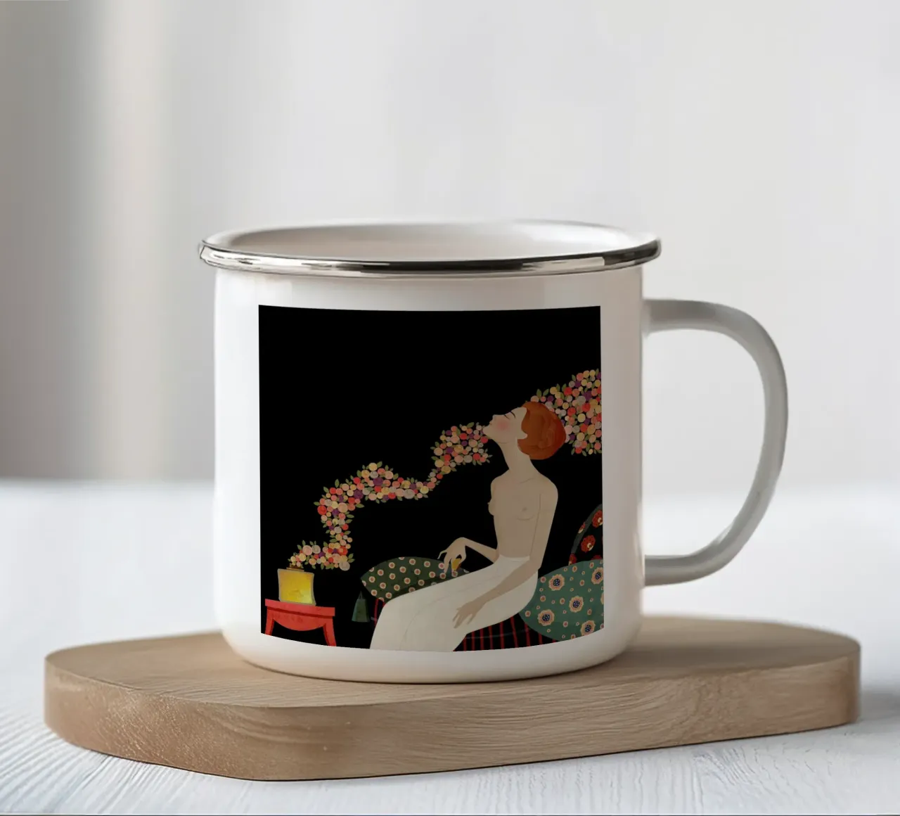 Eau de Parfum tazza in smalto da Lesja Chernish