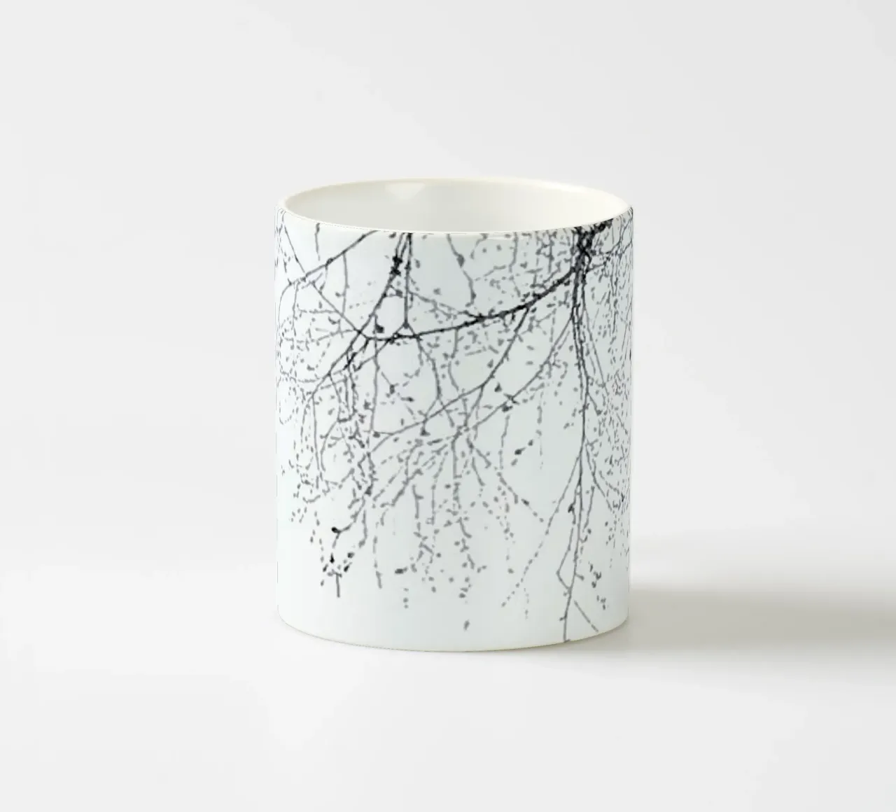 Rami neri tazza in ceramica da Monika Strigel