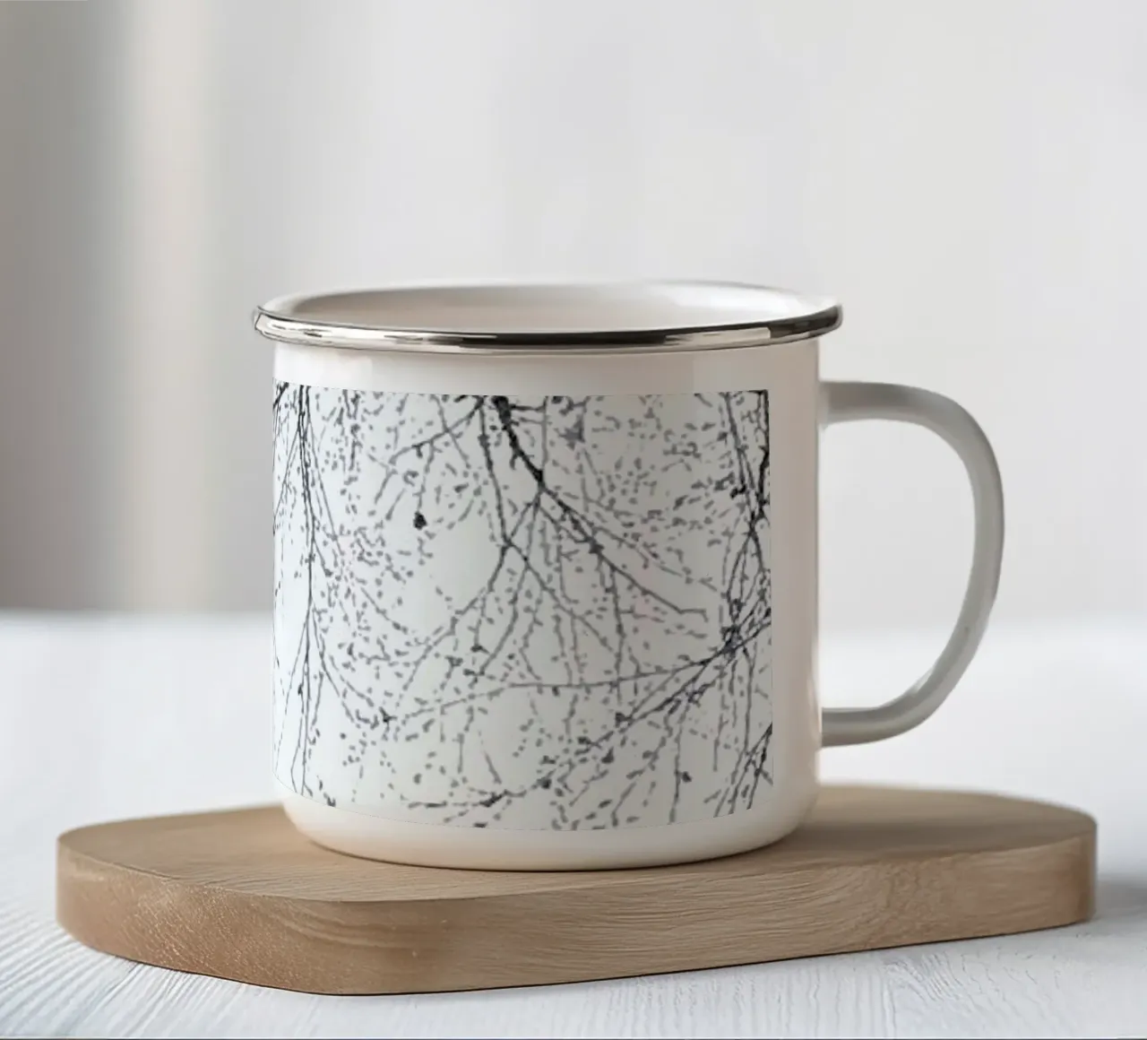 Rami neri tazza in smalto da Monika Strigel