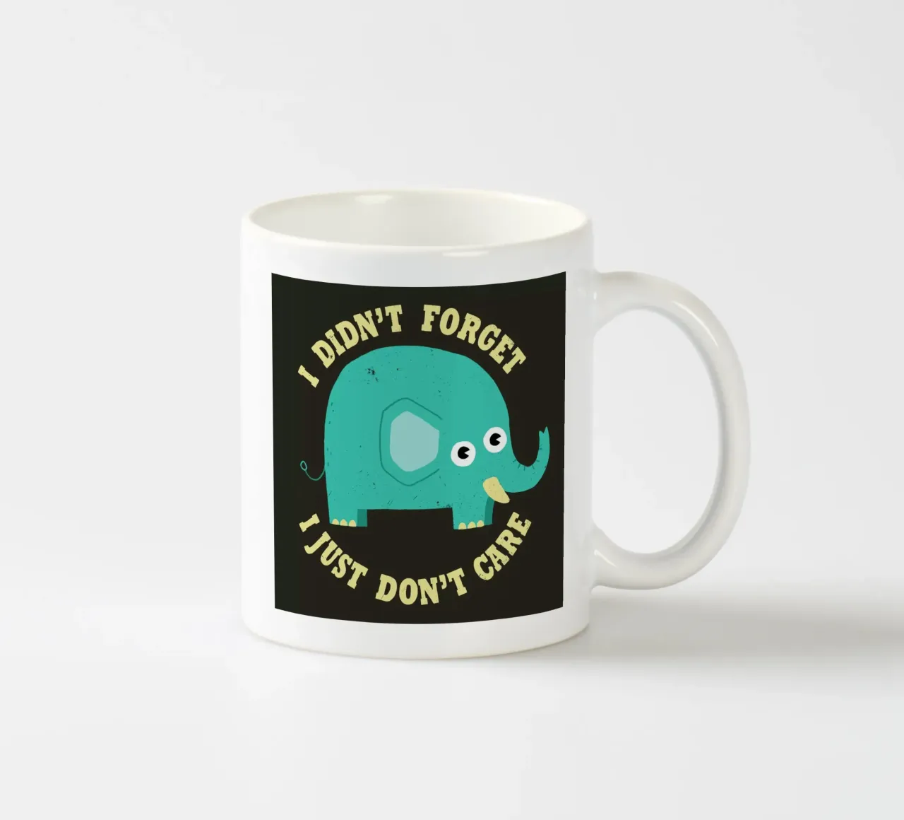 An Elephant Never Cares tazza in ceramica da DinoMike