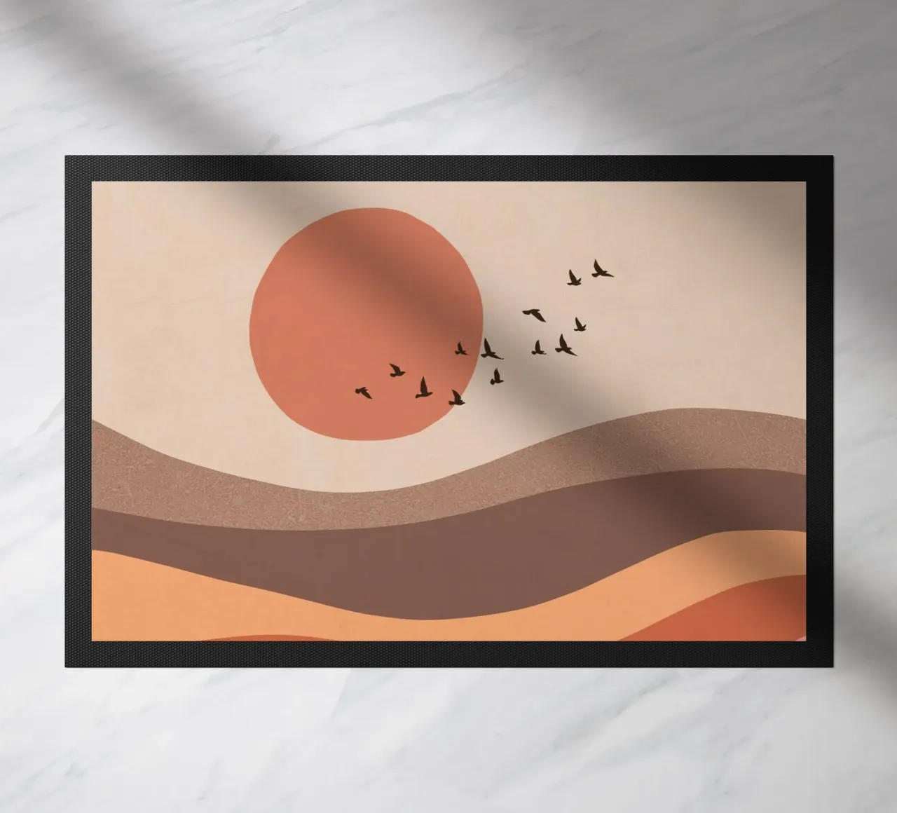 Vogelschwarm bei Sonnenaufgang Landschaft - Mocha Mousse Fußmatte von Dominique Vari