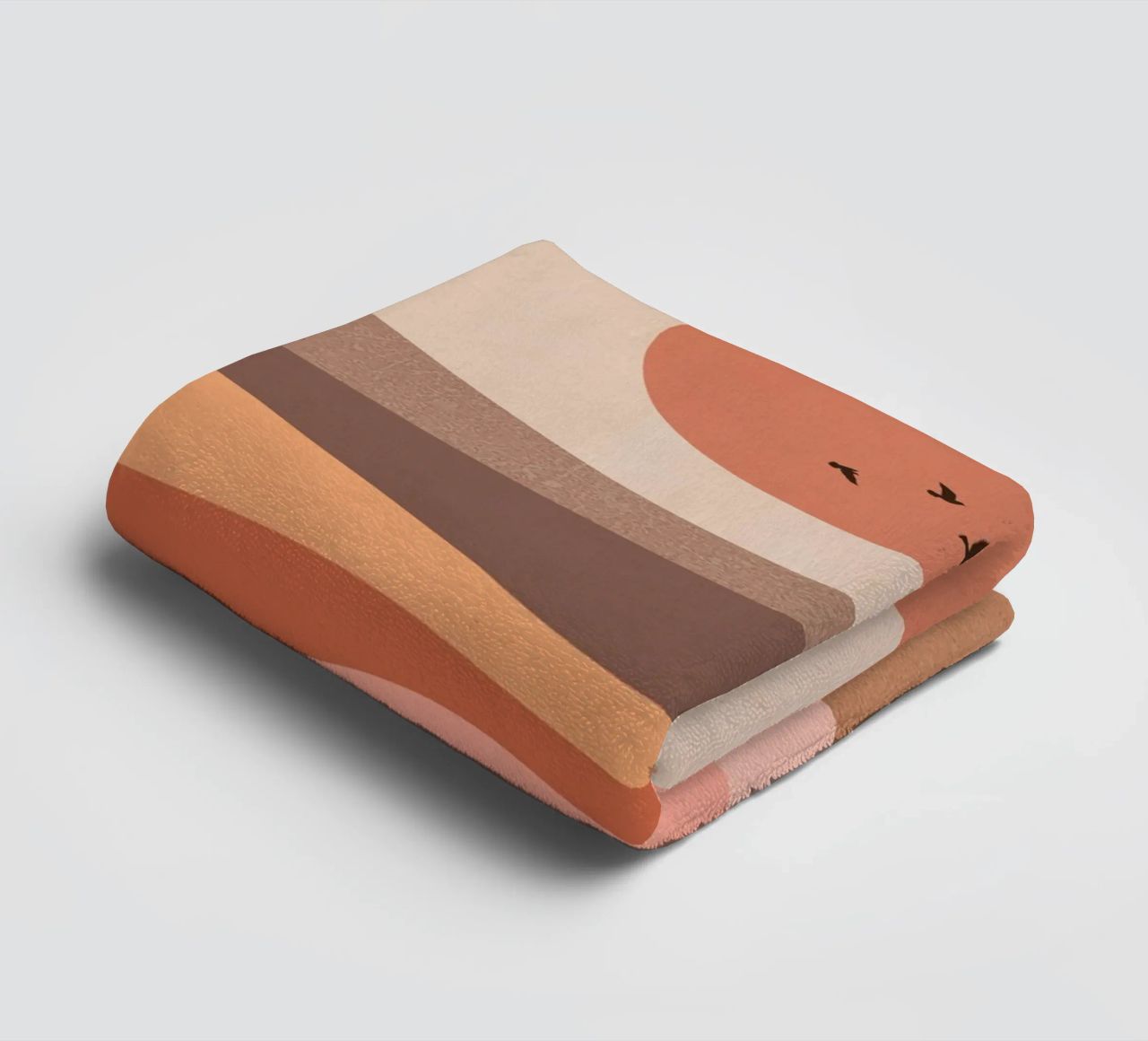 Troupeau d'oiseaux sur un paysage au lever du soleil - Mocha Mousse serviette de bain de Dominique Vari