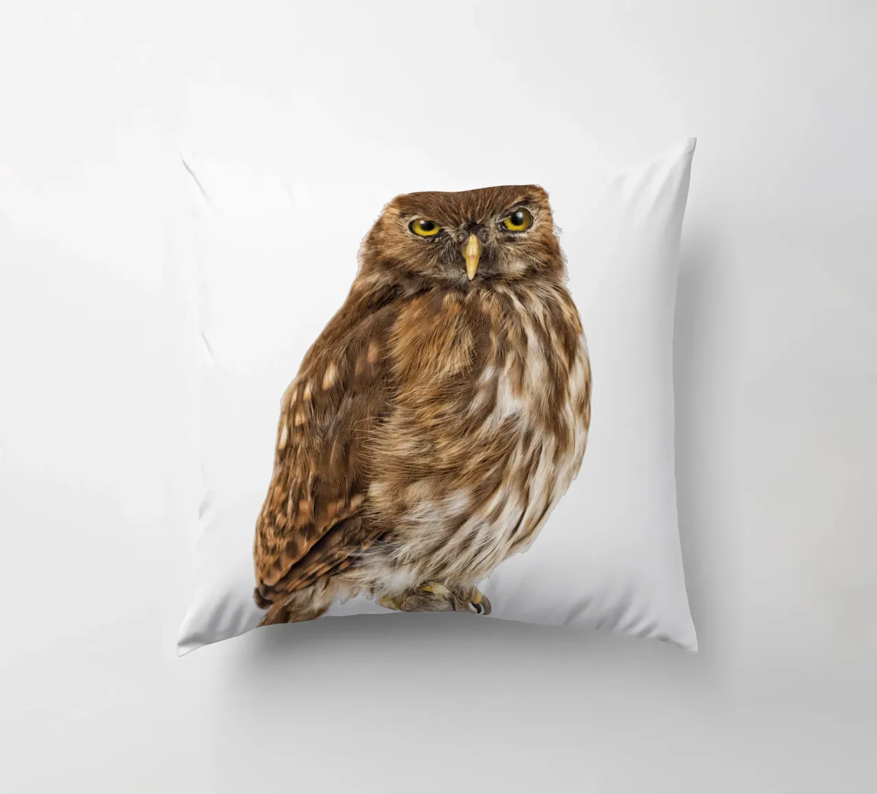 Tiny Wonder: Little Owl cuscino da Curious Collections by Marielle Leenders
