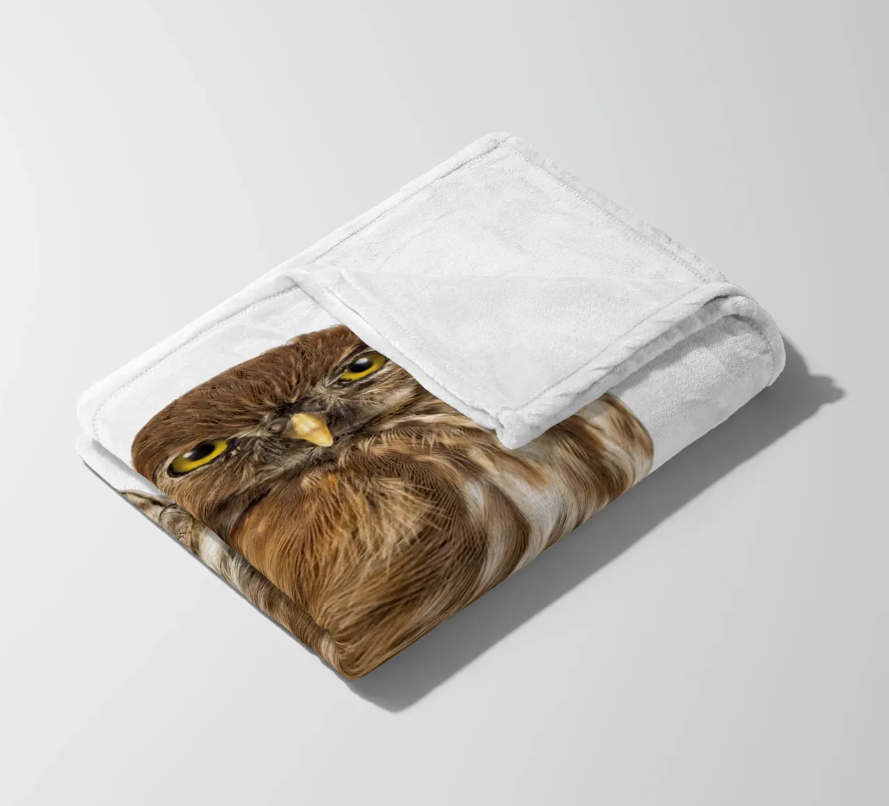 Tiny Wonder: Little Owl coperta in pile da Curious Collections by Marielle Leenders