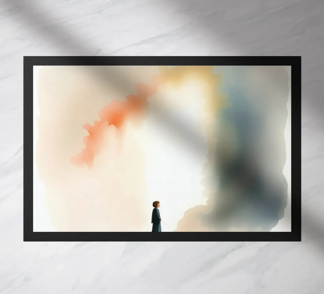 Bambino in piedi davanti a una luce colorata e a una nebbia scura all'alba zerbino da DesignDoodle