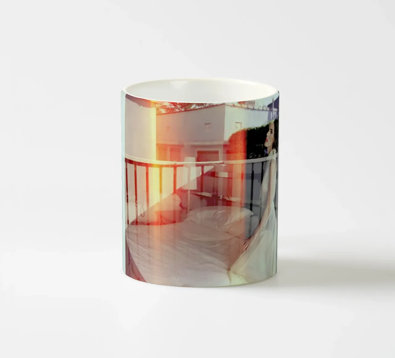 Light leaks tazza in ceramica da Aysha Banos