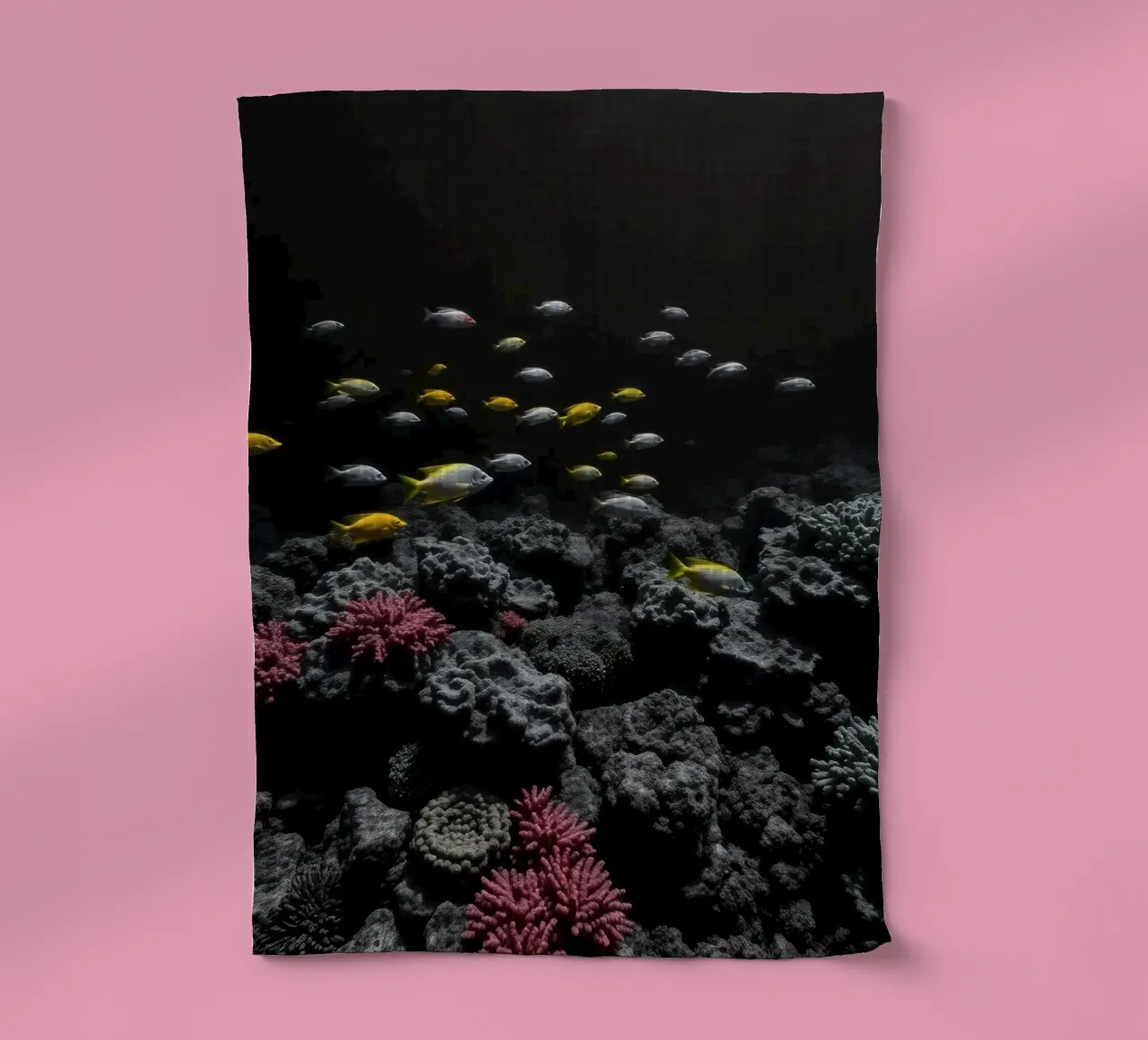 Pesci colorati nuotano tra coralli vivaci in un'oscura area subacquea. canovaccio da cucina da DesignDoodle