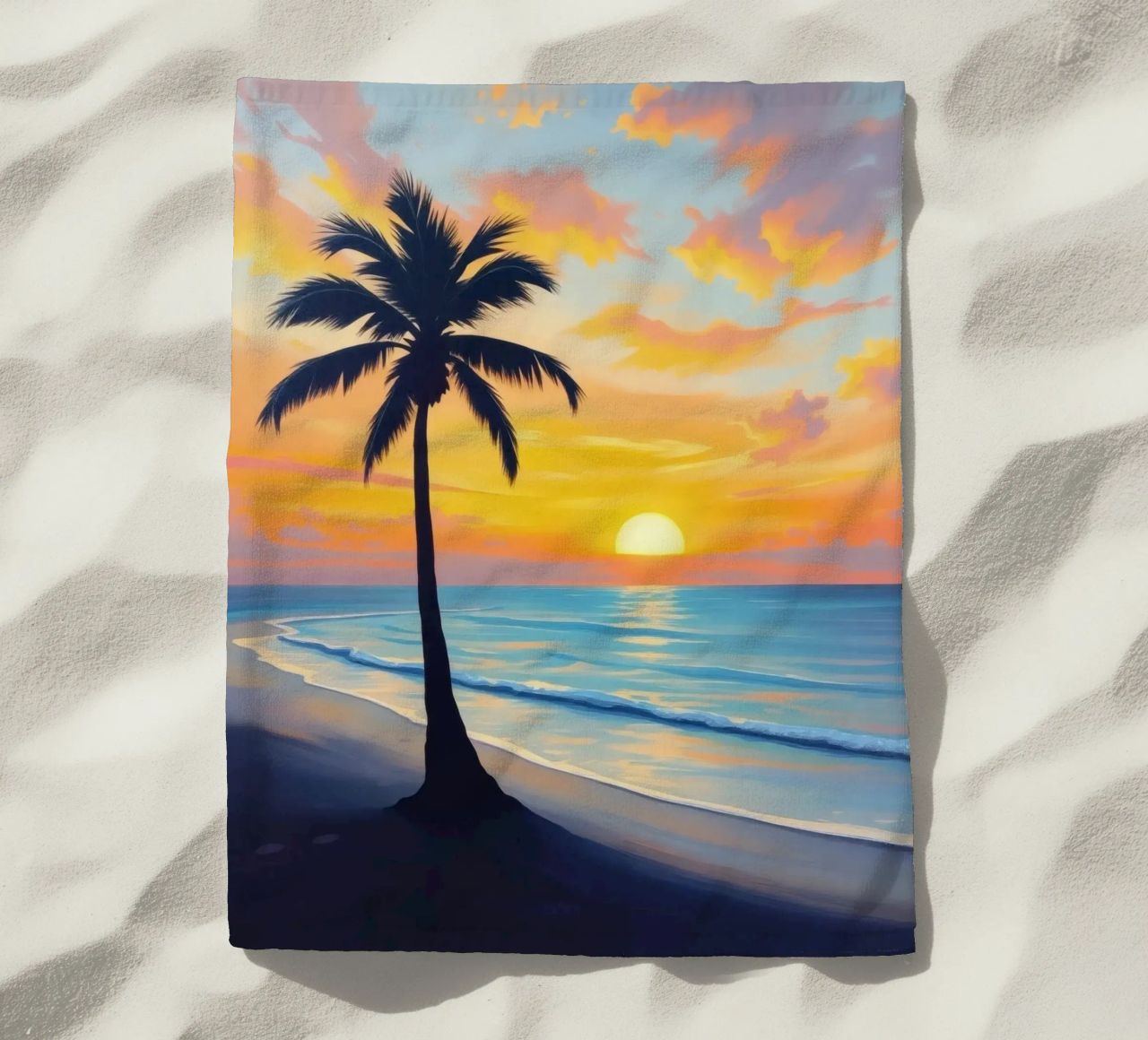 Tramonto sull'oceano con una palma solitaria sulla spiaggia telo mare da DesignDoodle