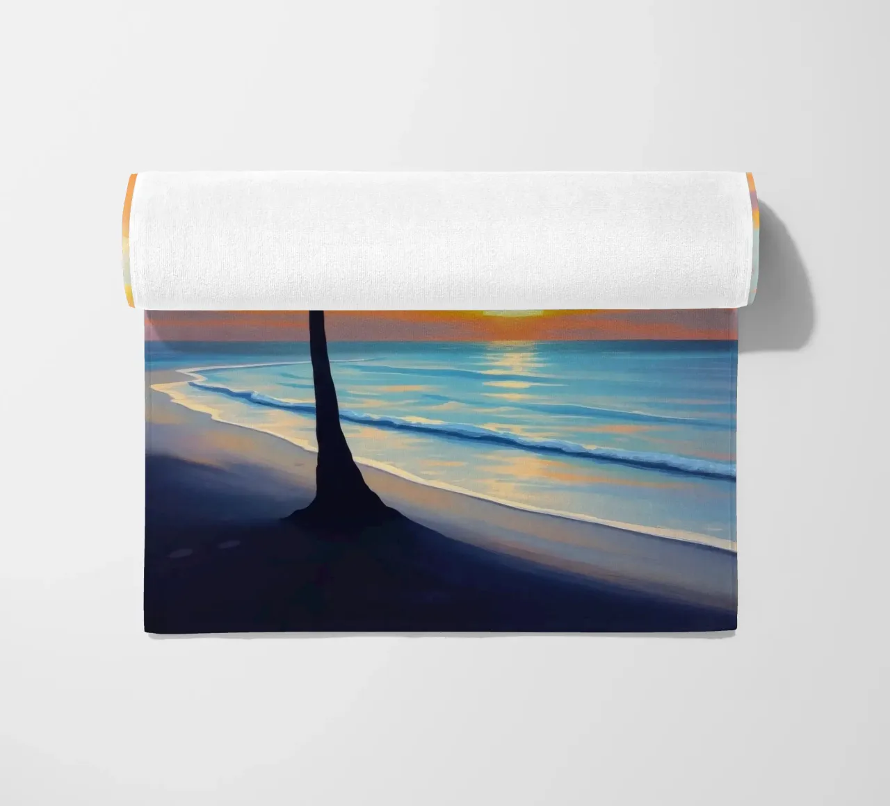 Zonsondergang over de oceaan met een eenzame palmboom op een strand strandhanddoek van DesignDoodle