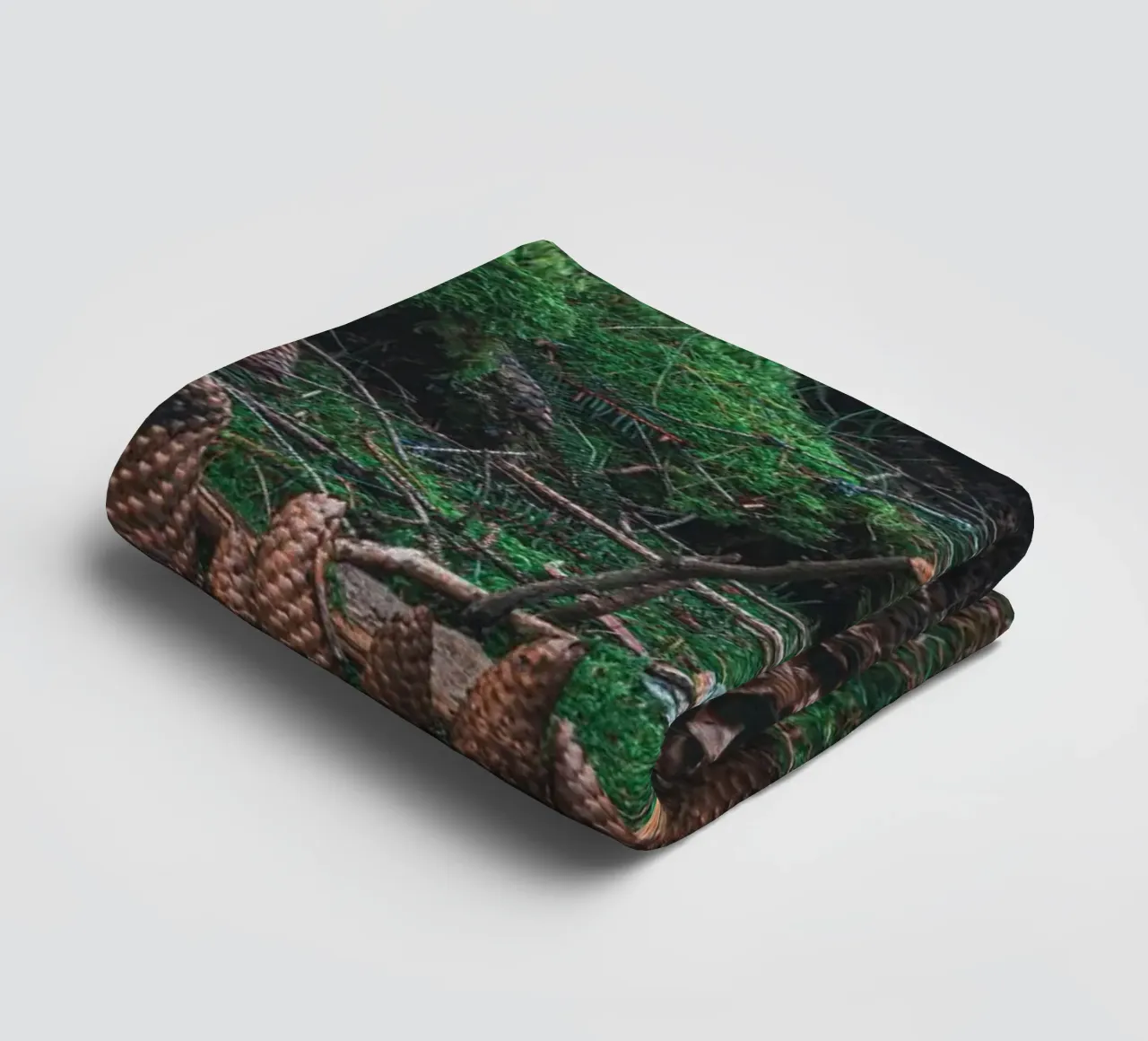 Small structure made of moss and pine cones in the Thuringian Forest towel by Marcus Beckert | Fotografie