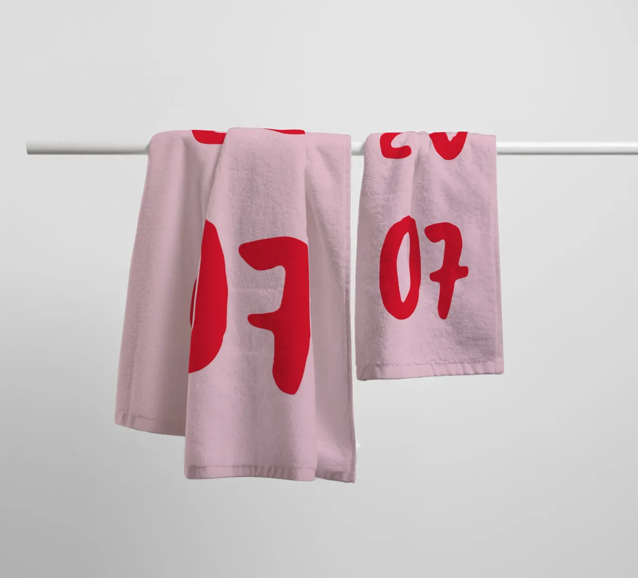 Geburtstag Geburtsjahr Rosa Rot towel by WORTSPIEL
