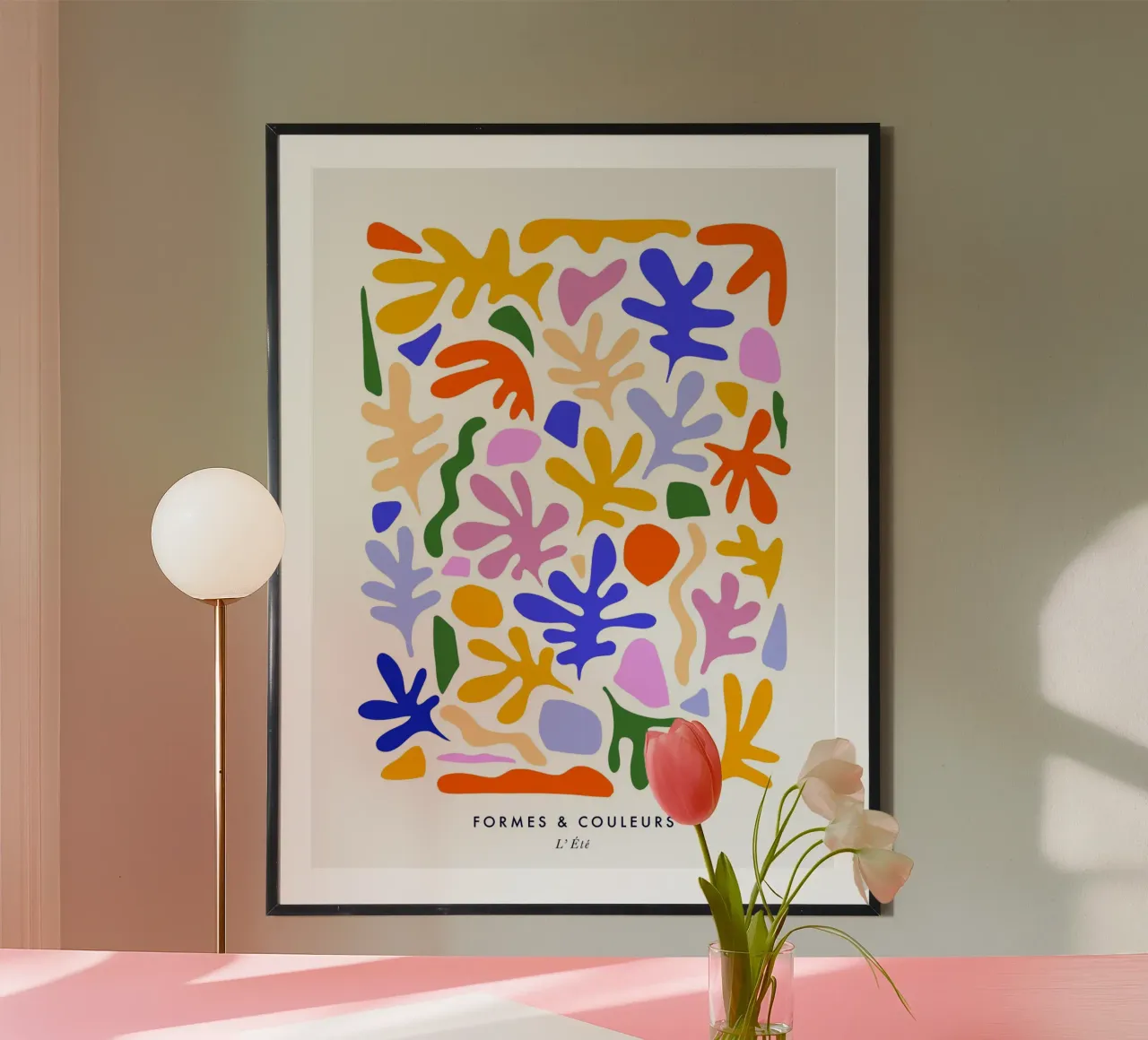 Forme organiche e colori estivi ispirati a Matisse poster con telaio in legno da Dominique Vari