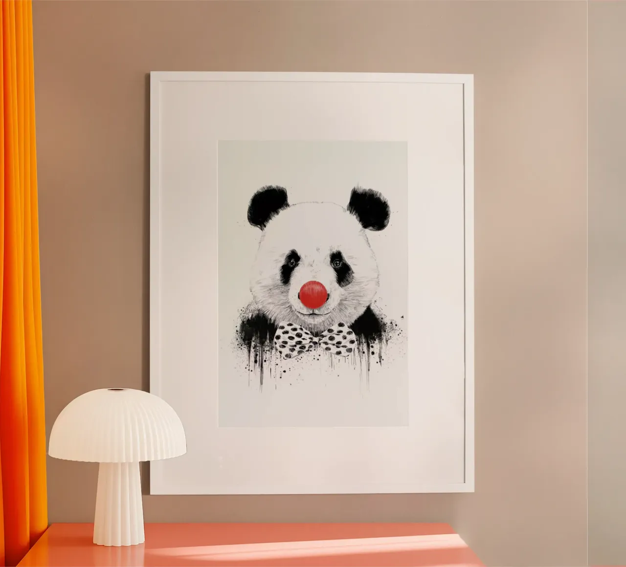Clown Panda poster con telaio in plastica da Balazs Solti