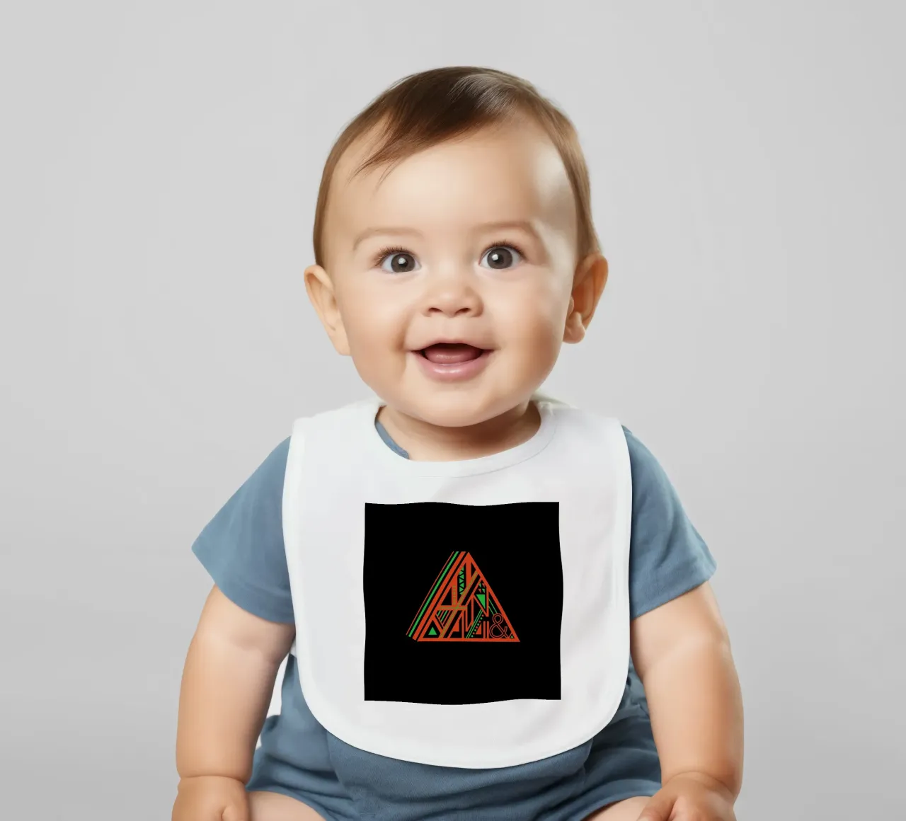 Triangle bavaglino da Petros Afshar