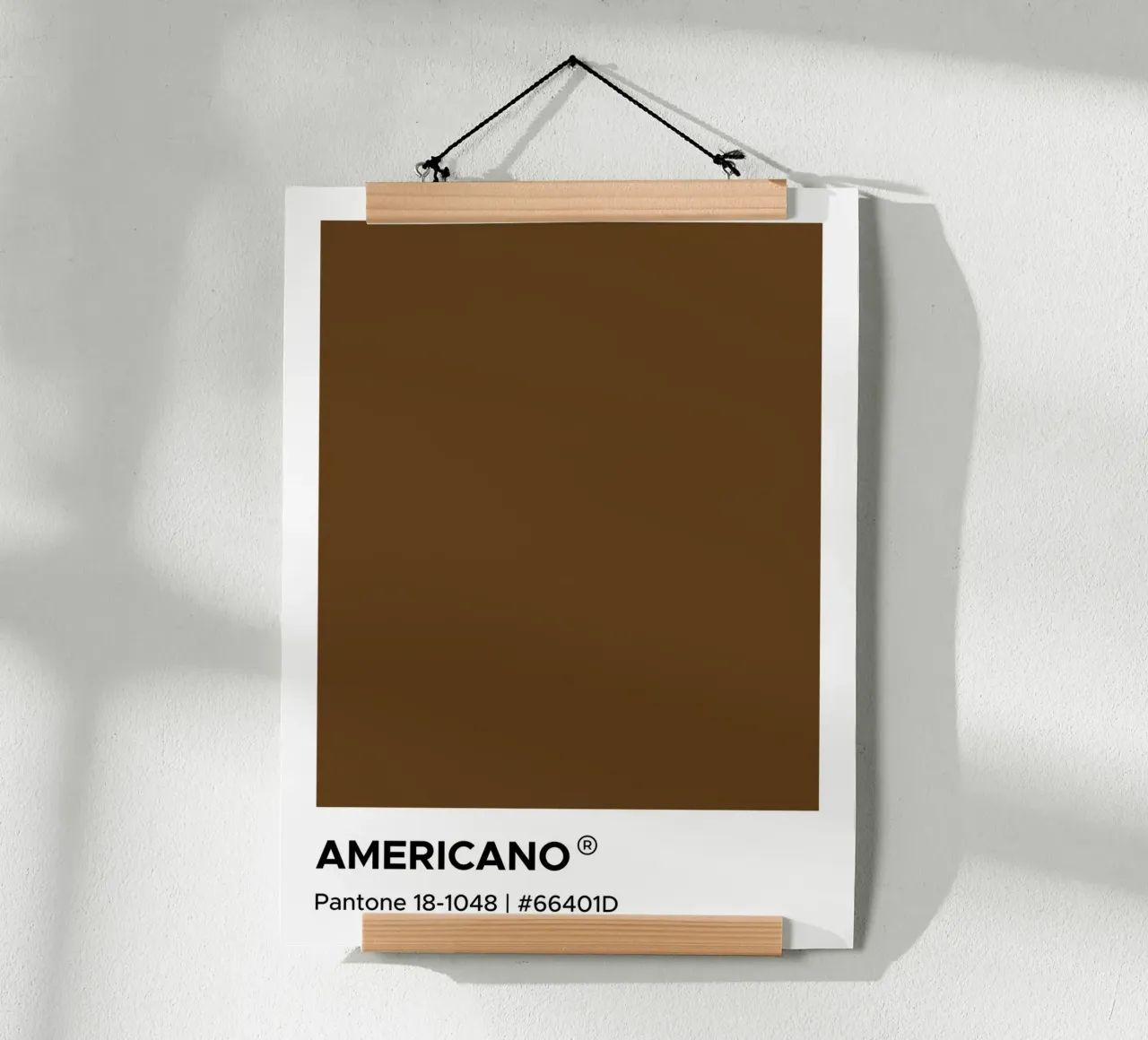 Caffè Americano Pantone poster con telaio in legno da Paigaam Studio