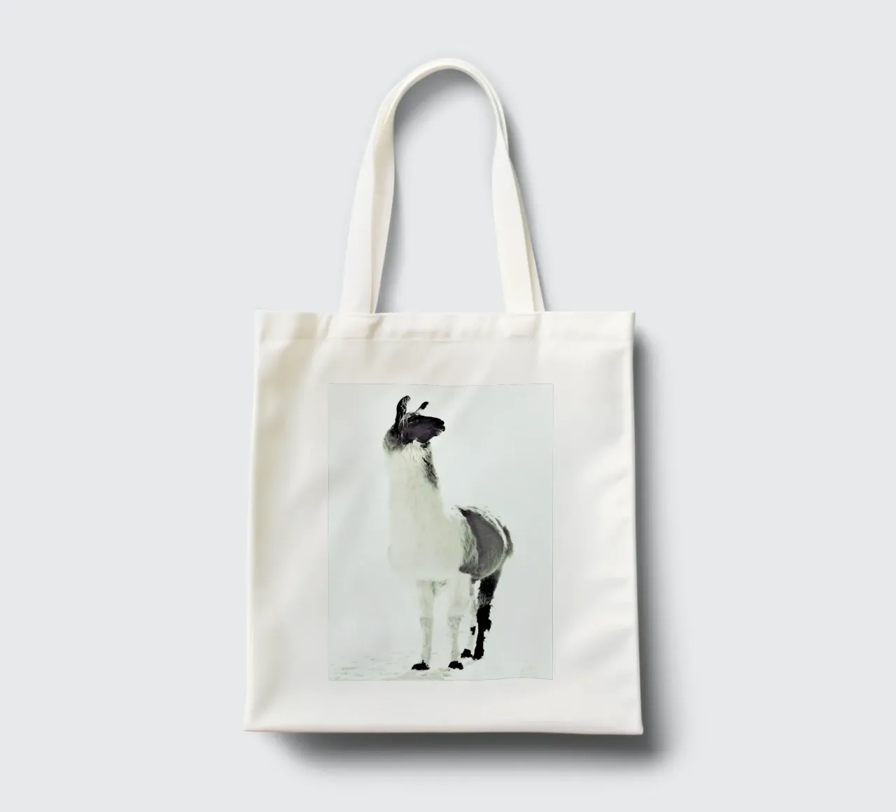 Lama soffice borsa in juta da Monika Strigel