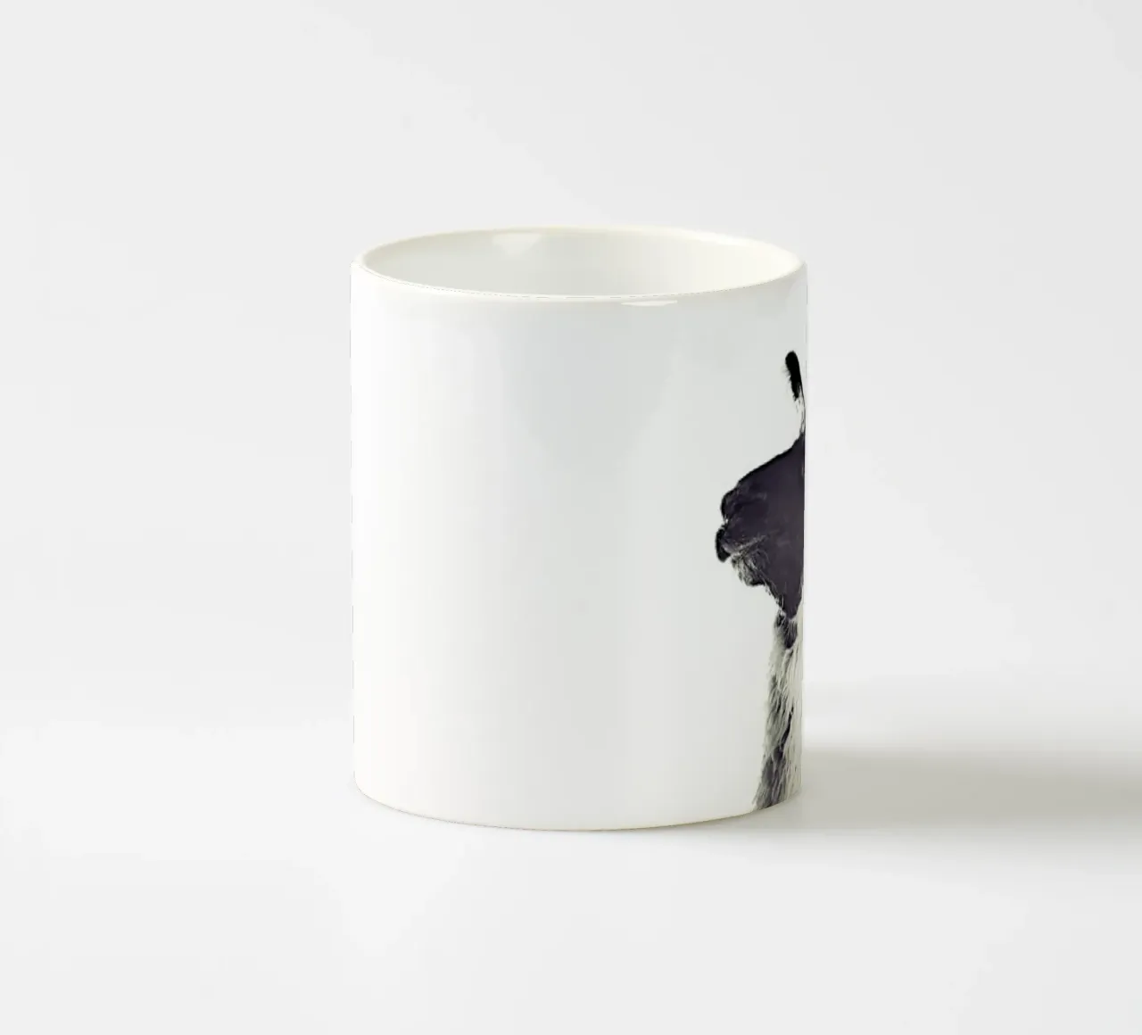 Lama soffice tazza in ceramica da Monika Strigel