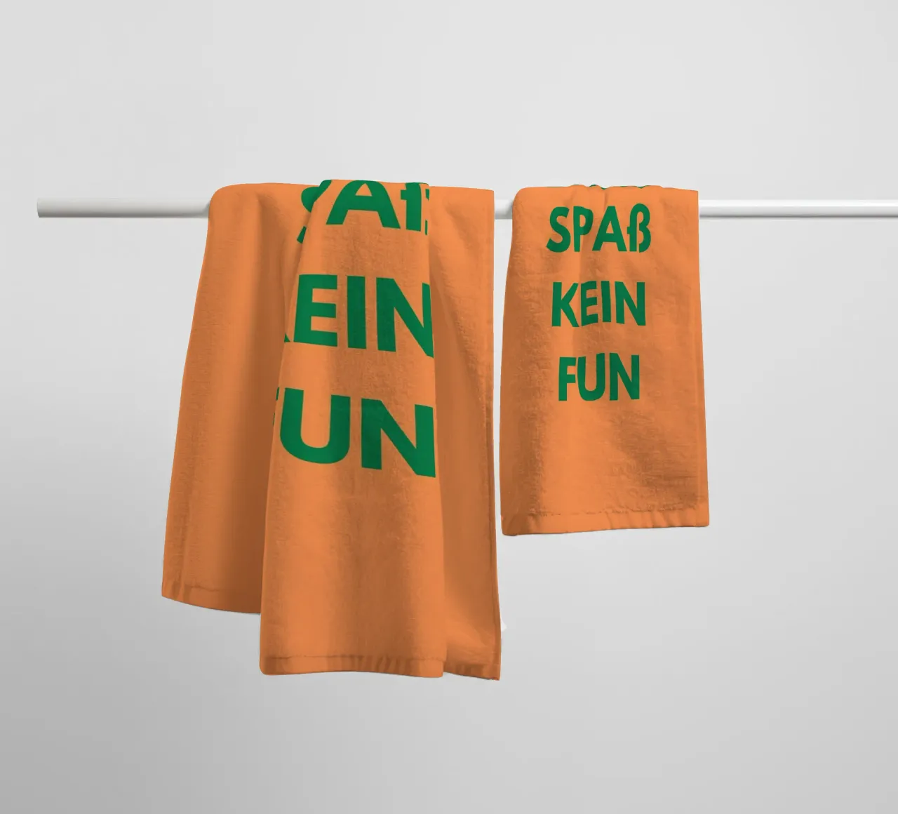 Ohne Spaß, kein Fun | Lustiges Typografie-Poster towel by PrintCessStudio