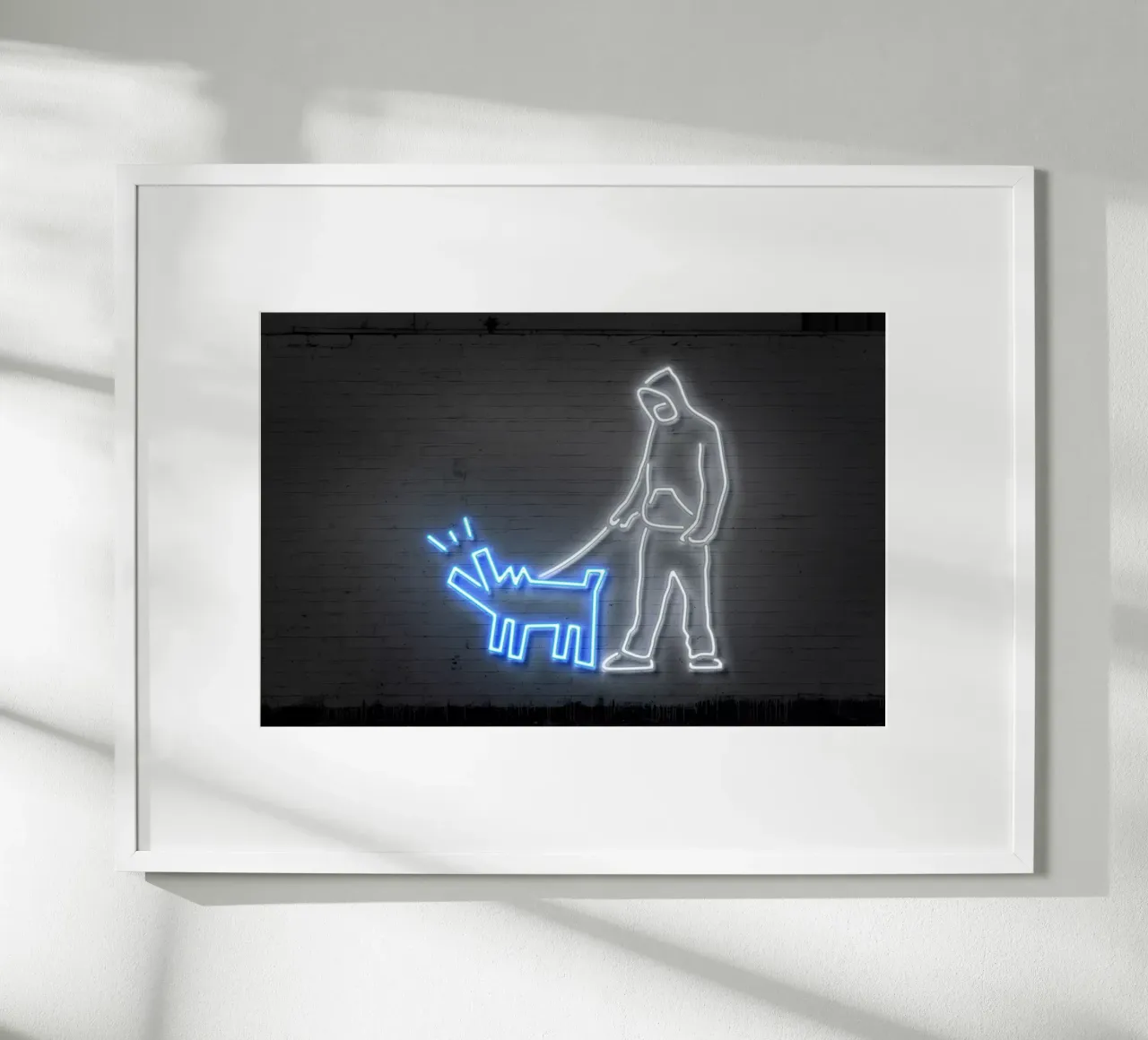 Haring Dog poster con telaio in legno da Octavian