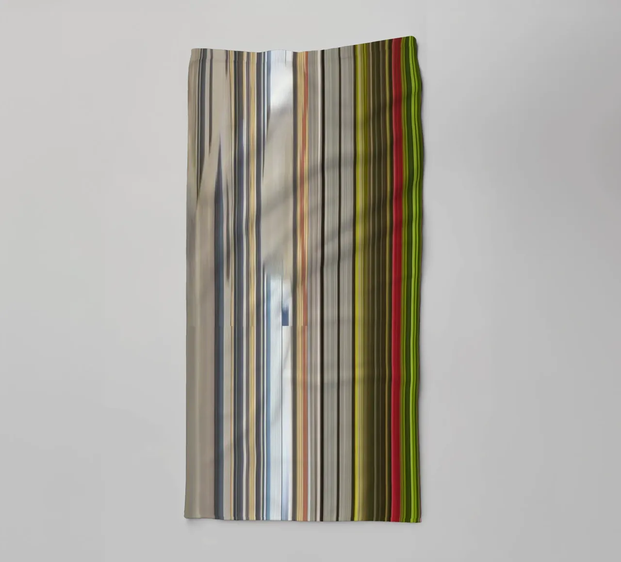 the stripes of the day · blue+ asciugamano da bagno da Marko Köppe