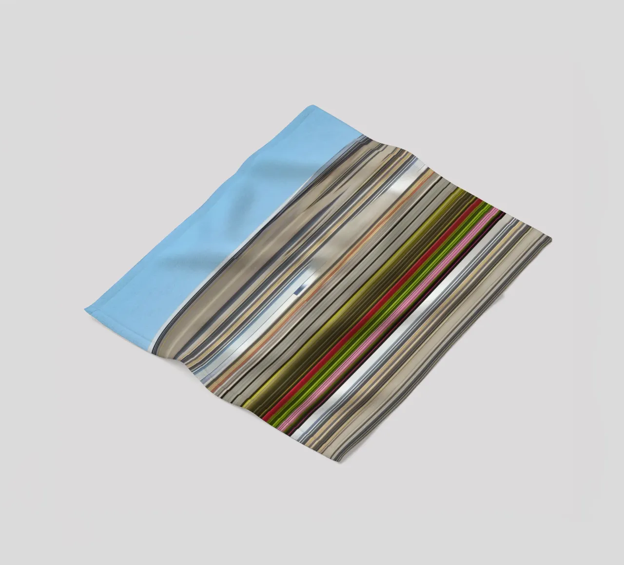 the stripes of the day · blue+ coperta in pile da Marko Köppe