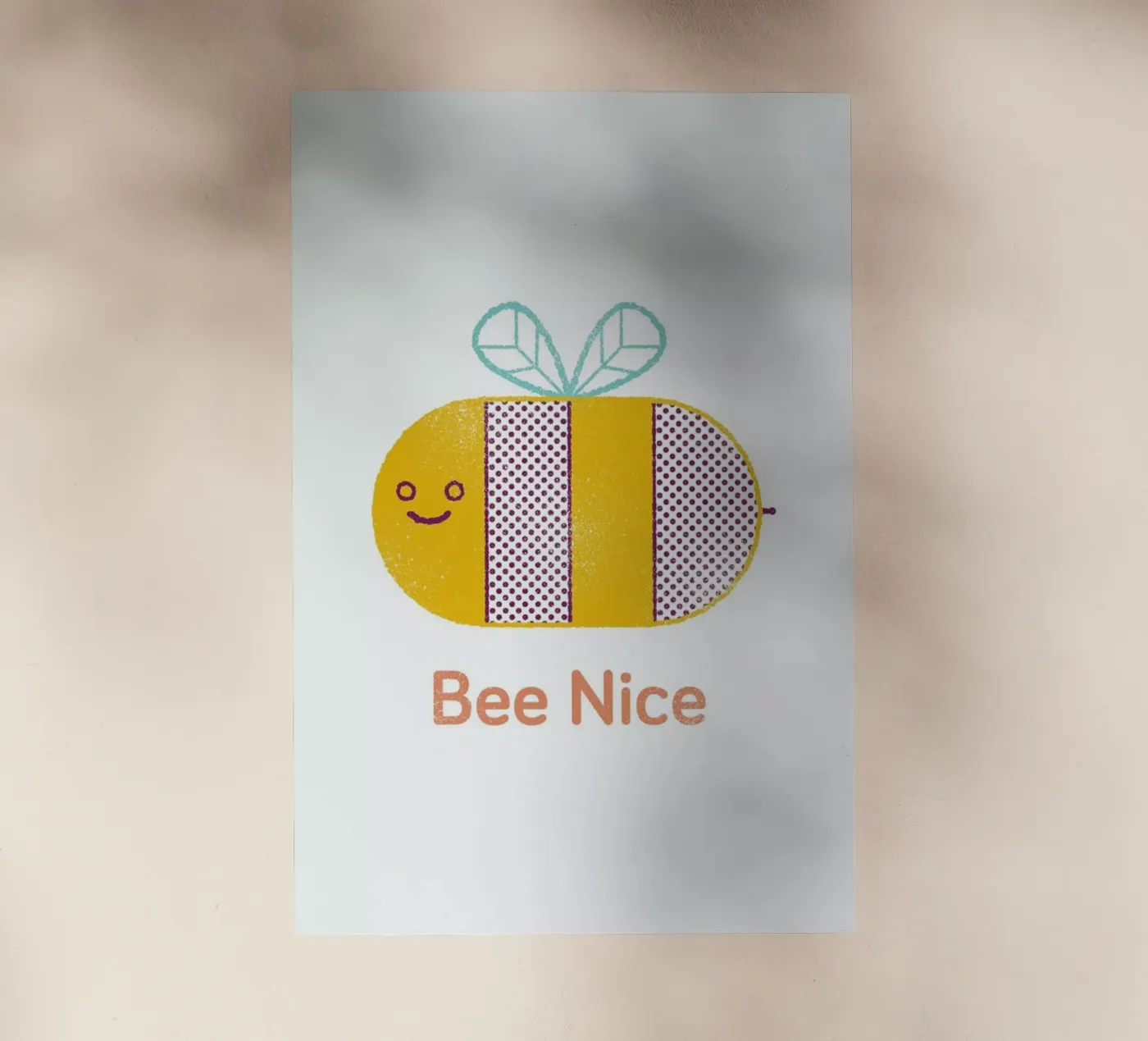 Bee Nice pellicola backlit da Chris Wharton