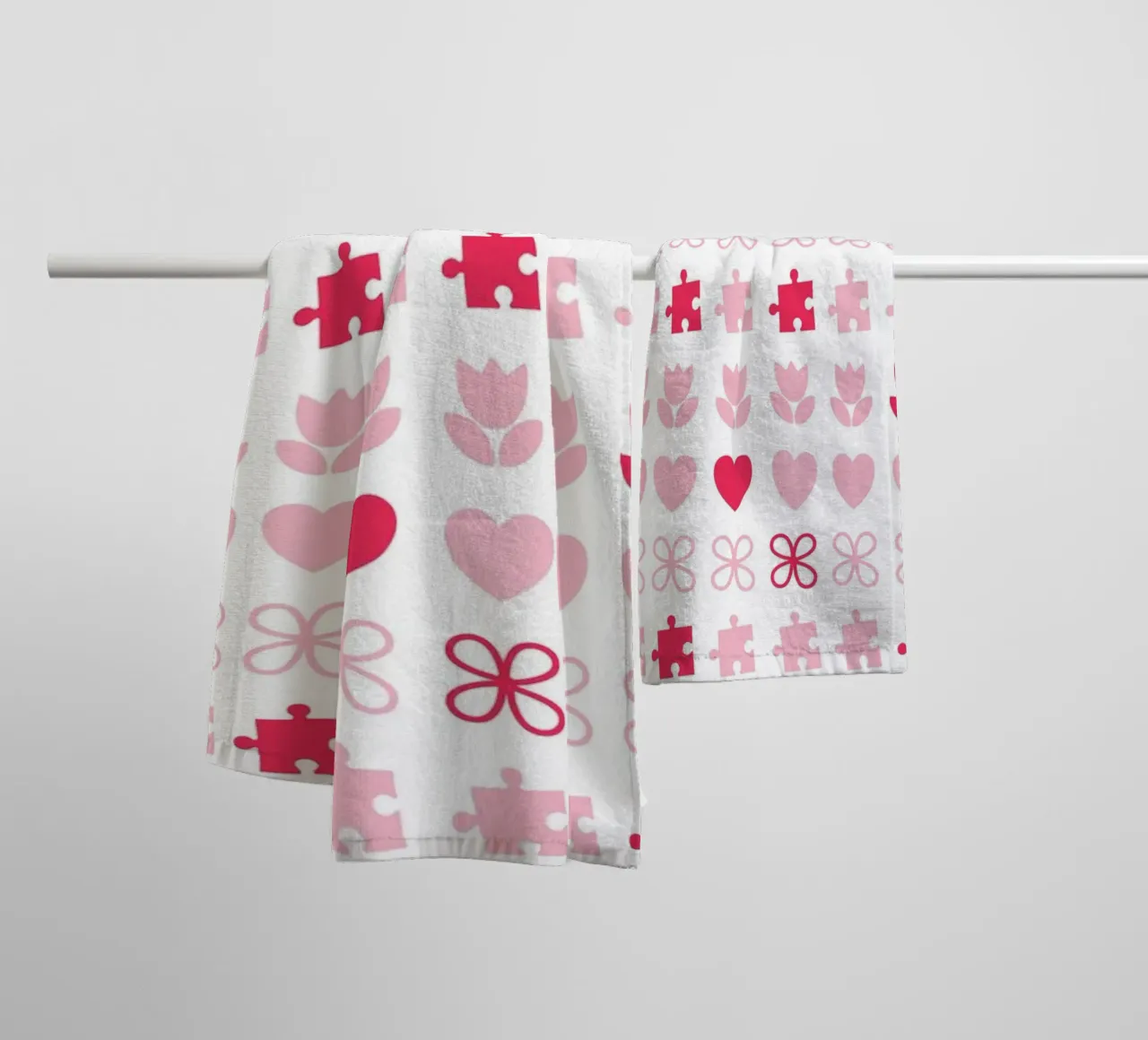 Design San Valentino, design. Colore rosa e simboli d'amore asciugamano da bagno da CreatedbySon