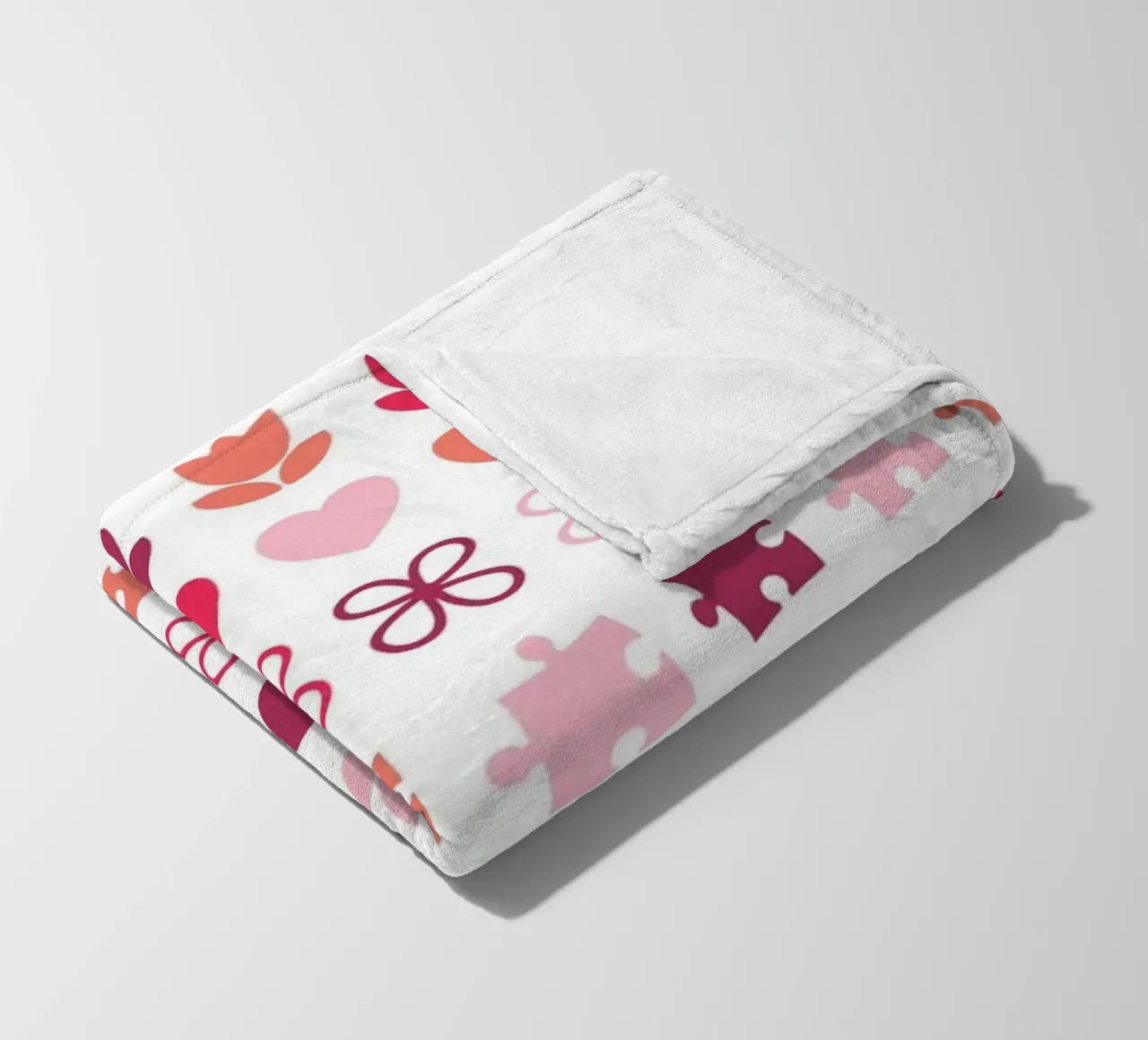 Design di San Valentino. Colori viola e rosa, simboli d'amore coperta in pile da CreatedbySon