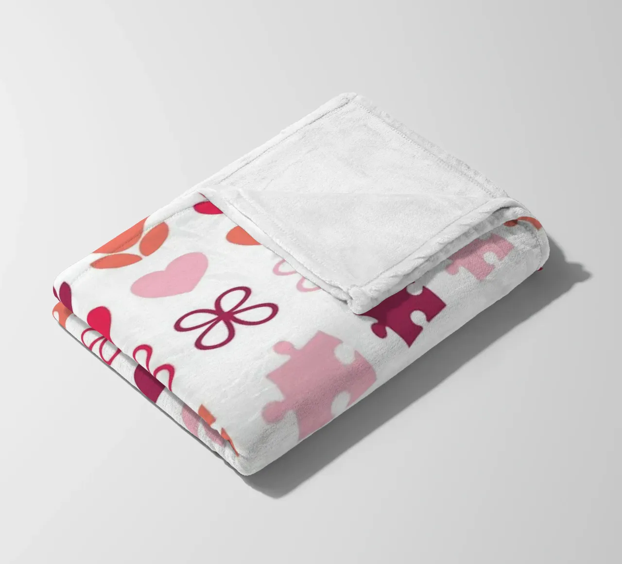 Design di San Valentino. Colori viola e rosa, simboli d'amore coperta in pile da CreatedbySon