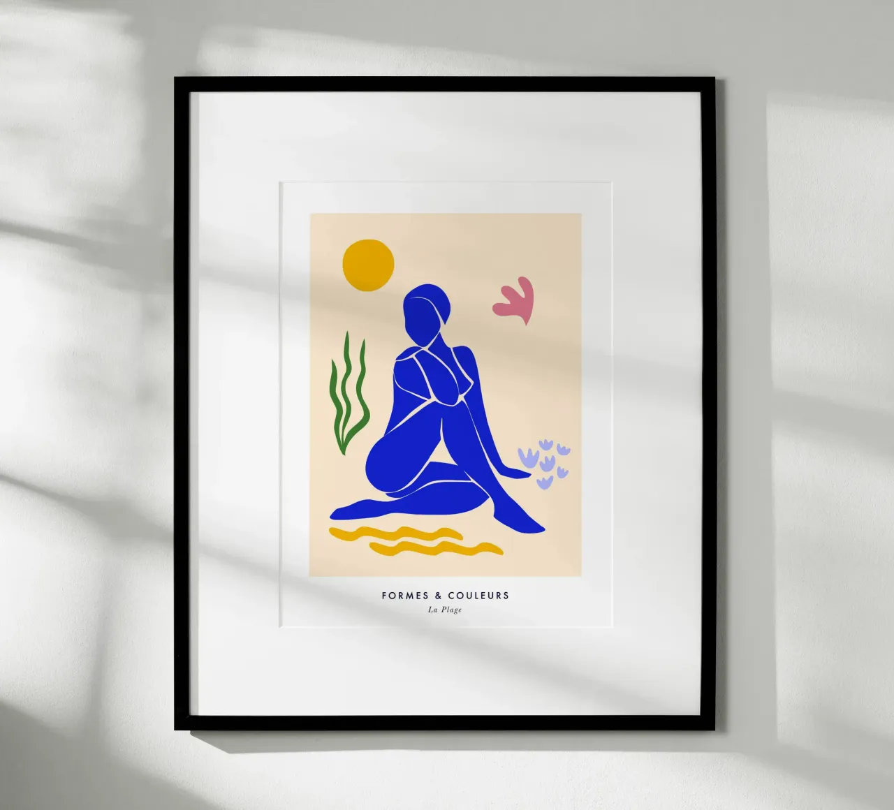 Donna blu ispirata a Matisse che prende il sole sulla spiaggia poster con telaio in plastica da Dominique Vari