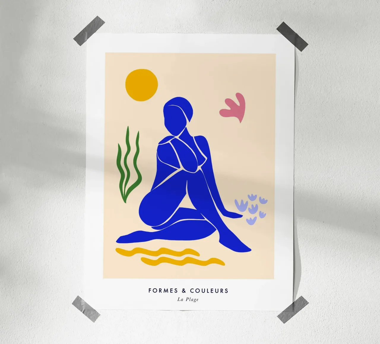 Donna blu ispirata a Matisse che prende il sole sulla spiaggia poster con telaio in plastica da Dominique Vari