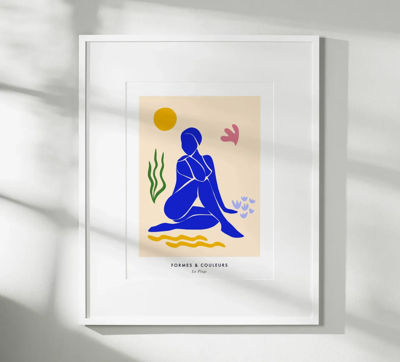 Donna blu ispirata a Matisse che prende il sole sulla spiaggia poster con telaio in plastica da Dominique Vari