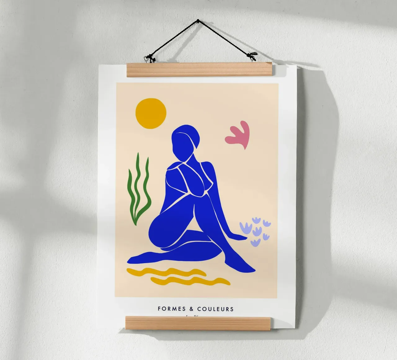 Donna blu ispirata a Matisse che prende il sole sulla spiaggia poster con telaio in plastica da Dominique Vari