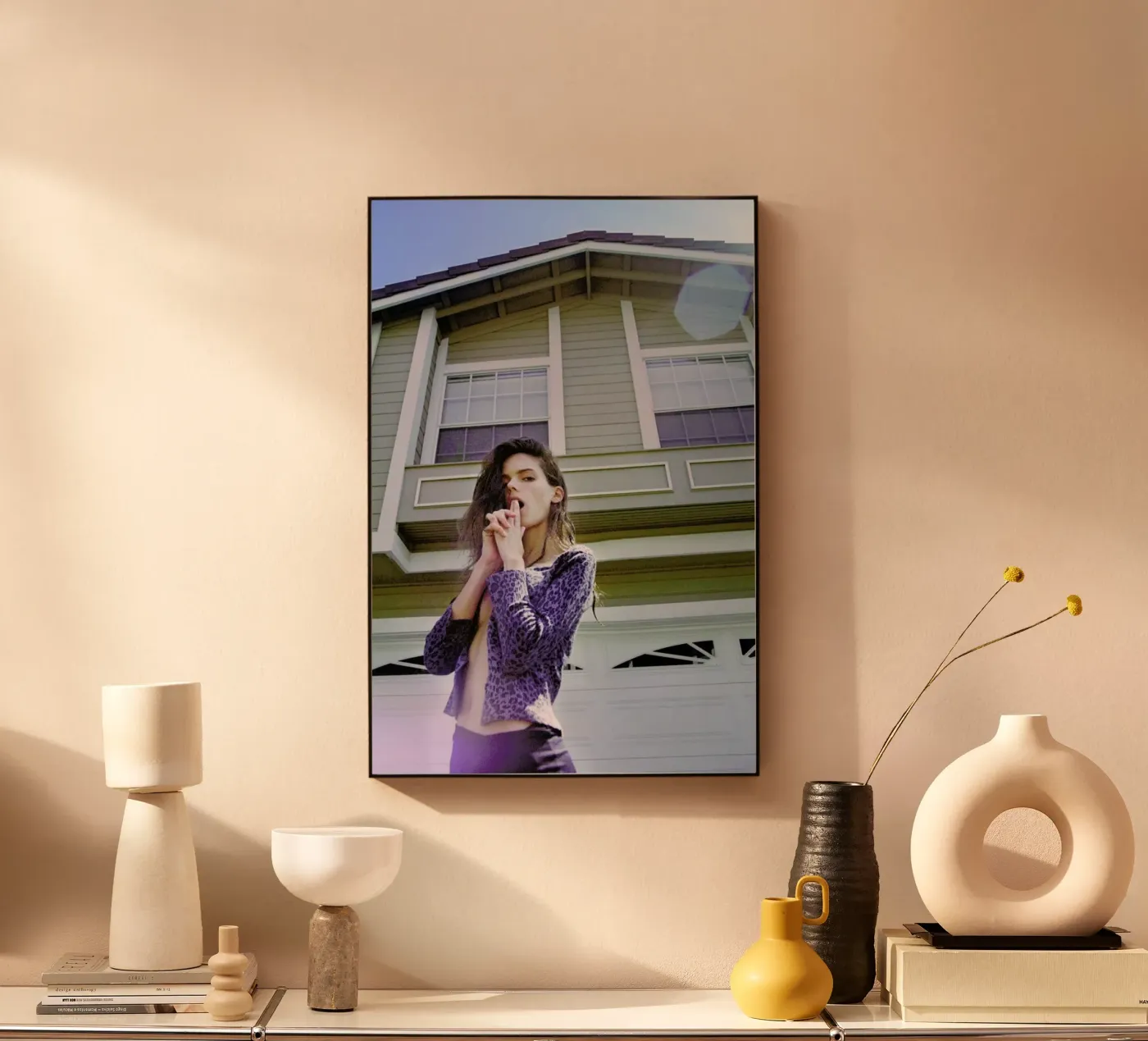 Suburbia acryl van Aysha Banos