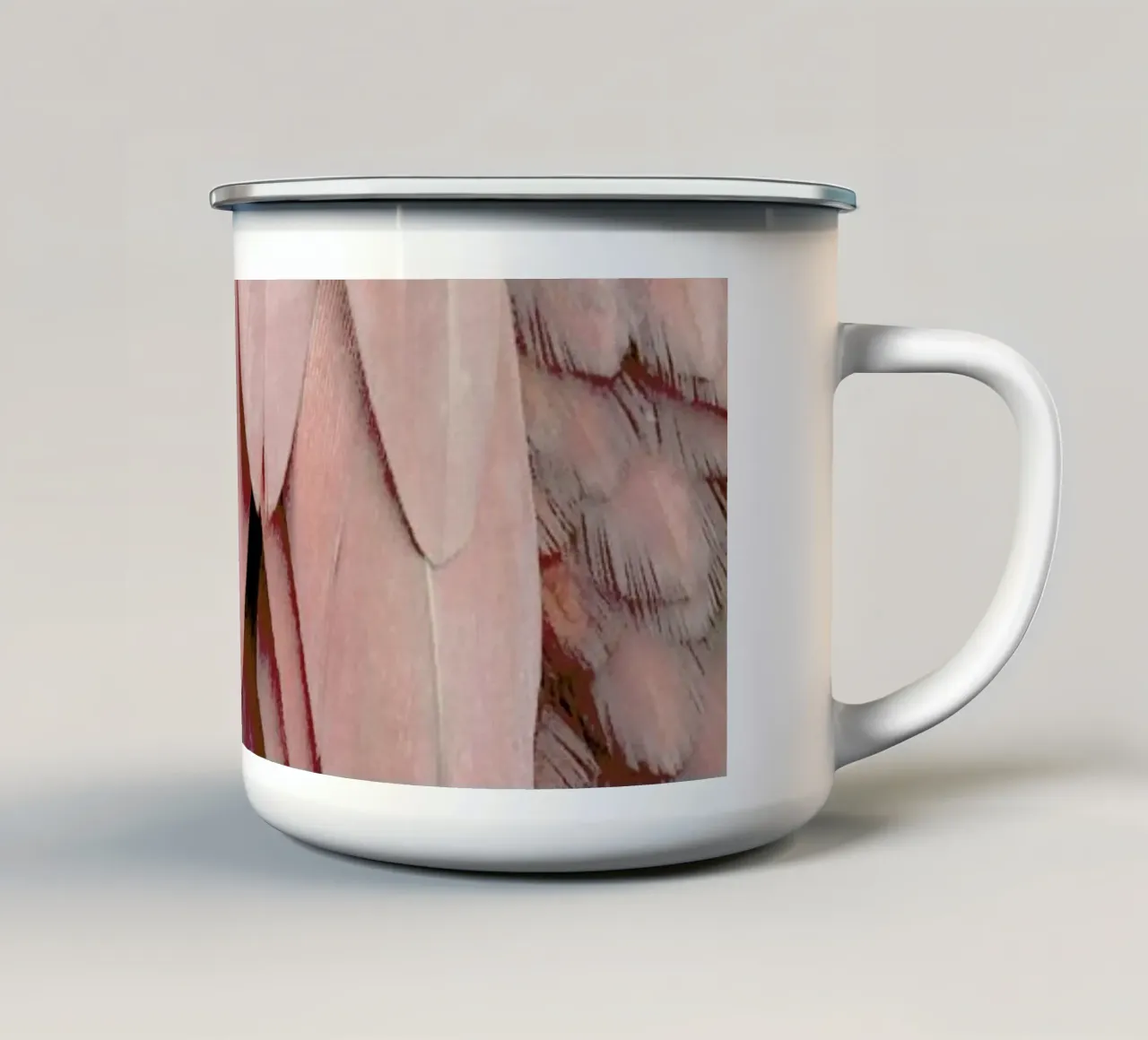 Pastel Feathers tazza in smalto da Monika Strigel
