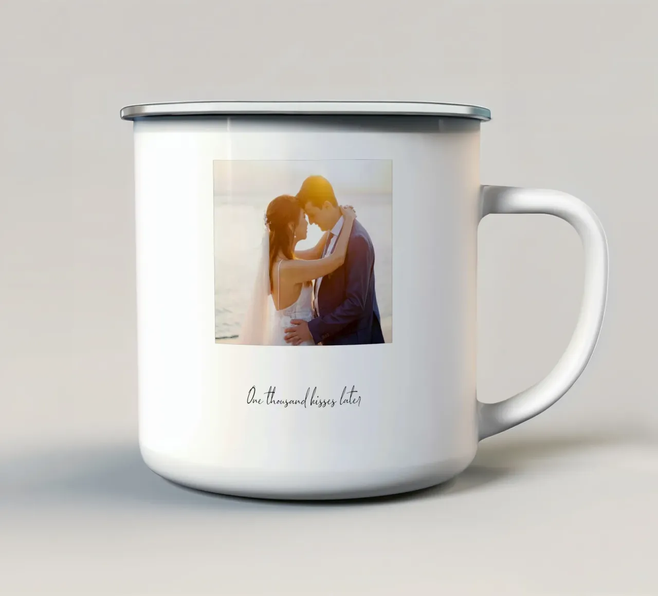 One thousand kisses tazza in smalto da WORTSPIEL