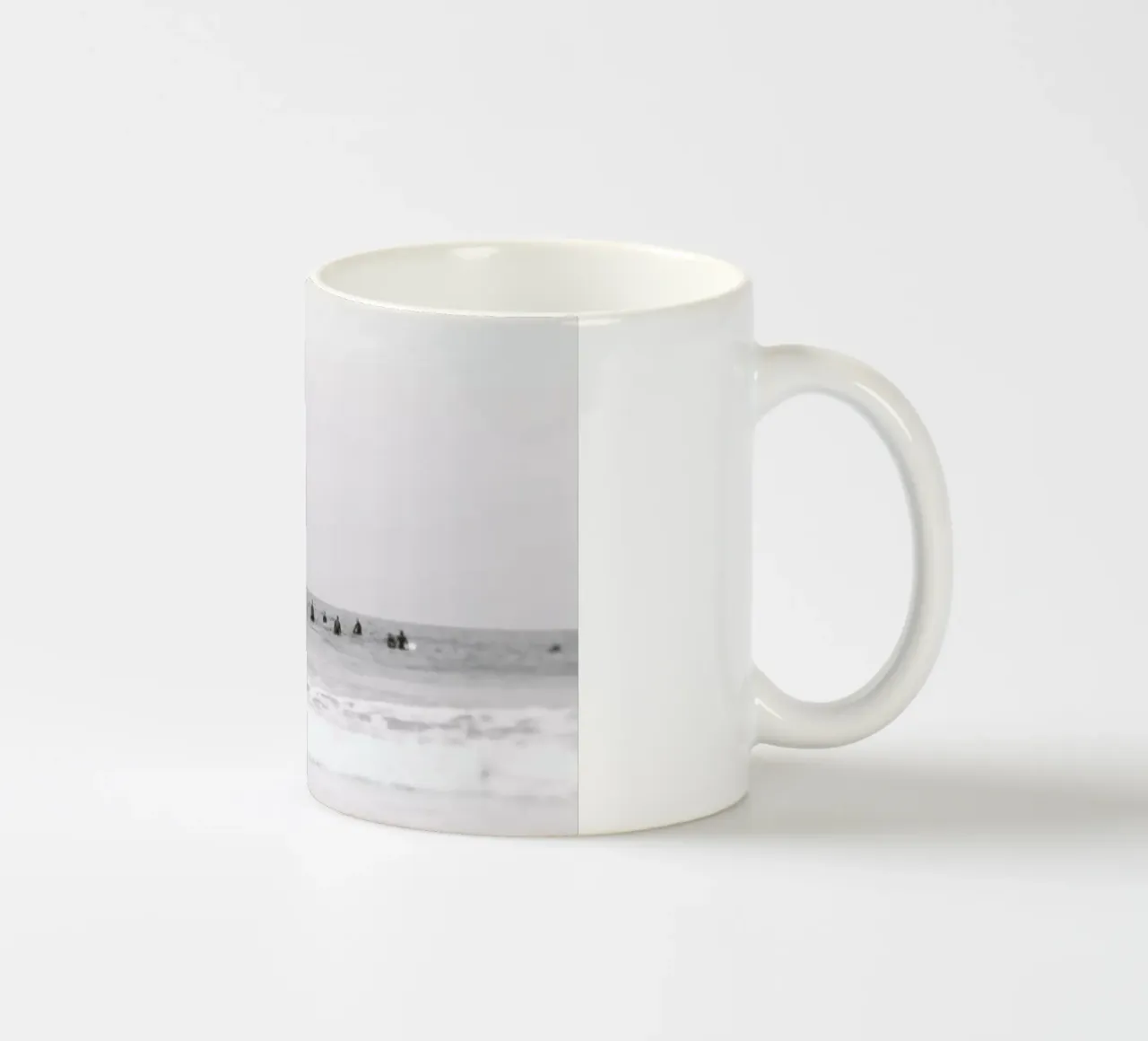 Catch a Wave II tazza in ceramica da Ingrid Beddoes