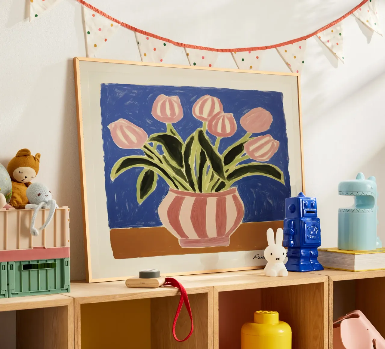 Tulipani rosa con vaso a righe Pittura poster da Peaches Art Prints